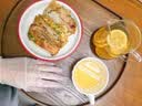 乌斯京一次性手套PVC手套100只大码食品级实验美容清洁烘焙餐饮厨房手套 实拍图