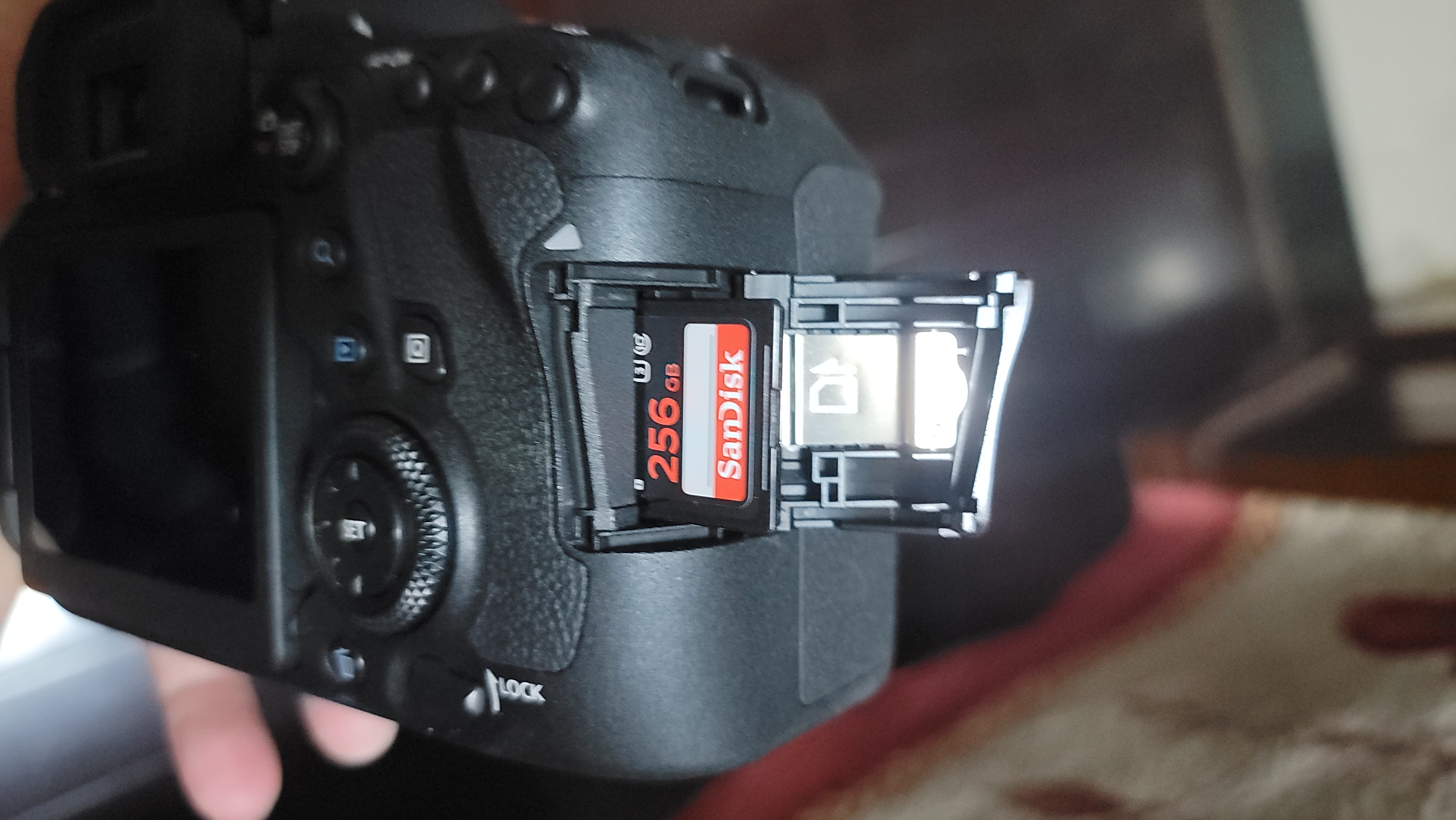 Sandisk闪迪256GB SD内存卡 4K V30 U3 C10 相机存储卡 读速200MB/s 写速140MB/s 微单/单反相机内存卡 实拍图