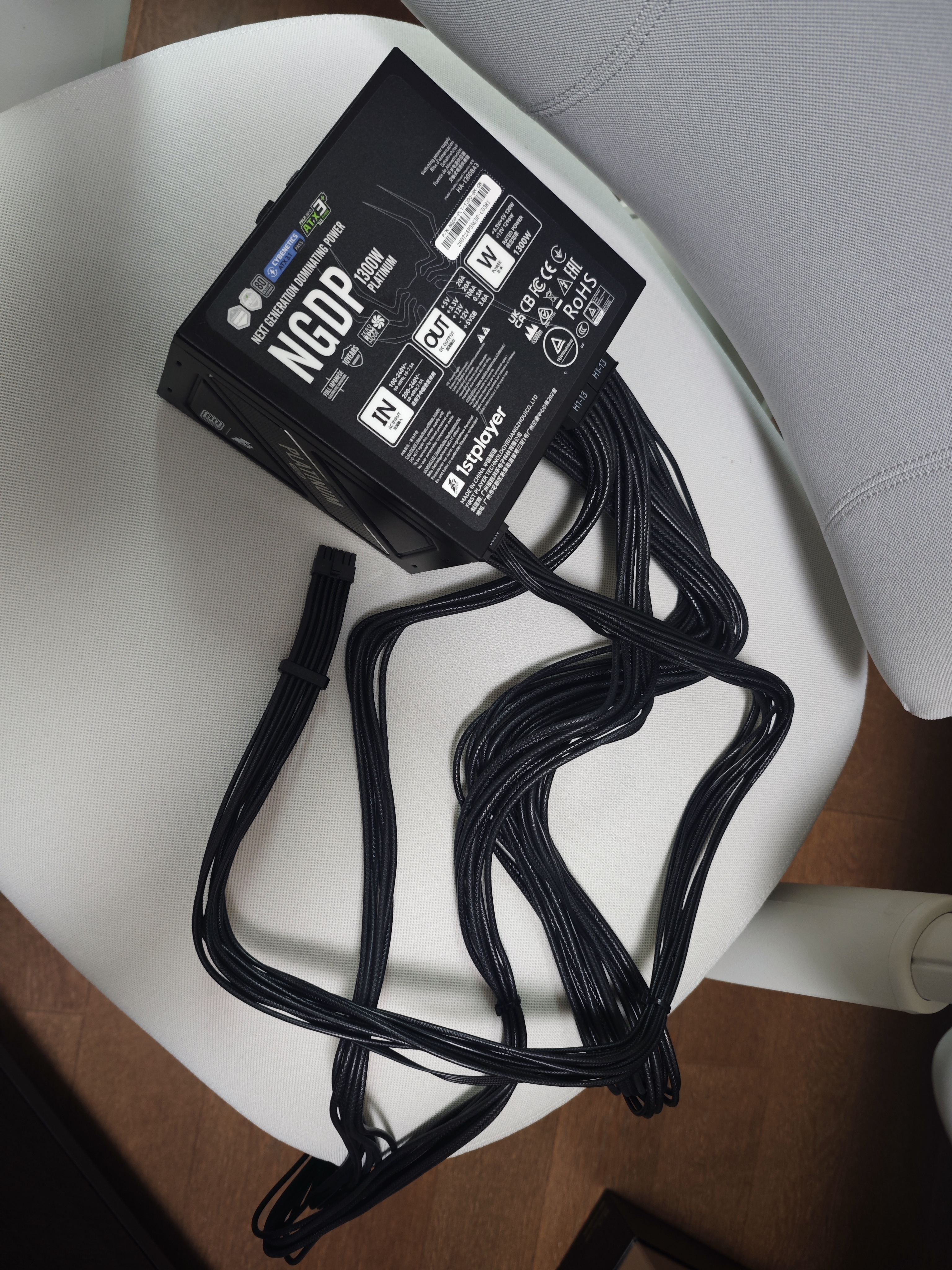 首席玩家（1st player）NGDP铂金 1300W ATX3.1电源（MES ID/压纹线/ATX3.0&3.1双规范/FDB风扇/支持5090/双12V2X6） 实拍图