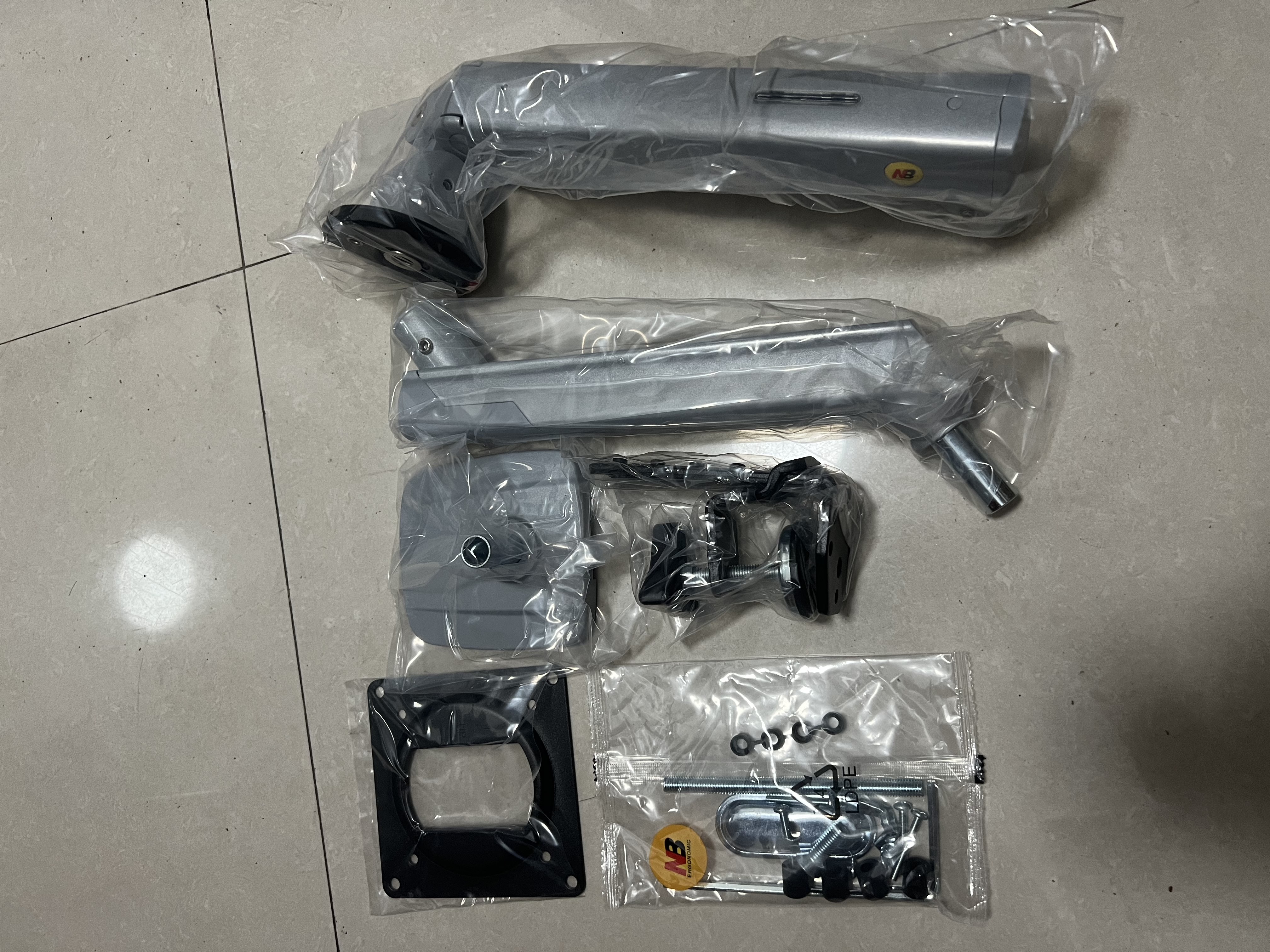 NB显示器支架机械臂电脑显示屏幕底座电脑桌面升降悬臂增高架vesa孔便携屏支架A3银色款A5-XS17-32吋 实拍图