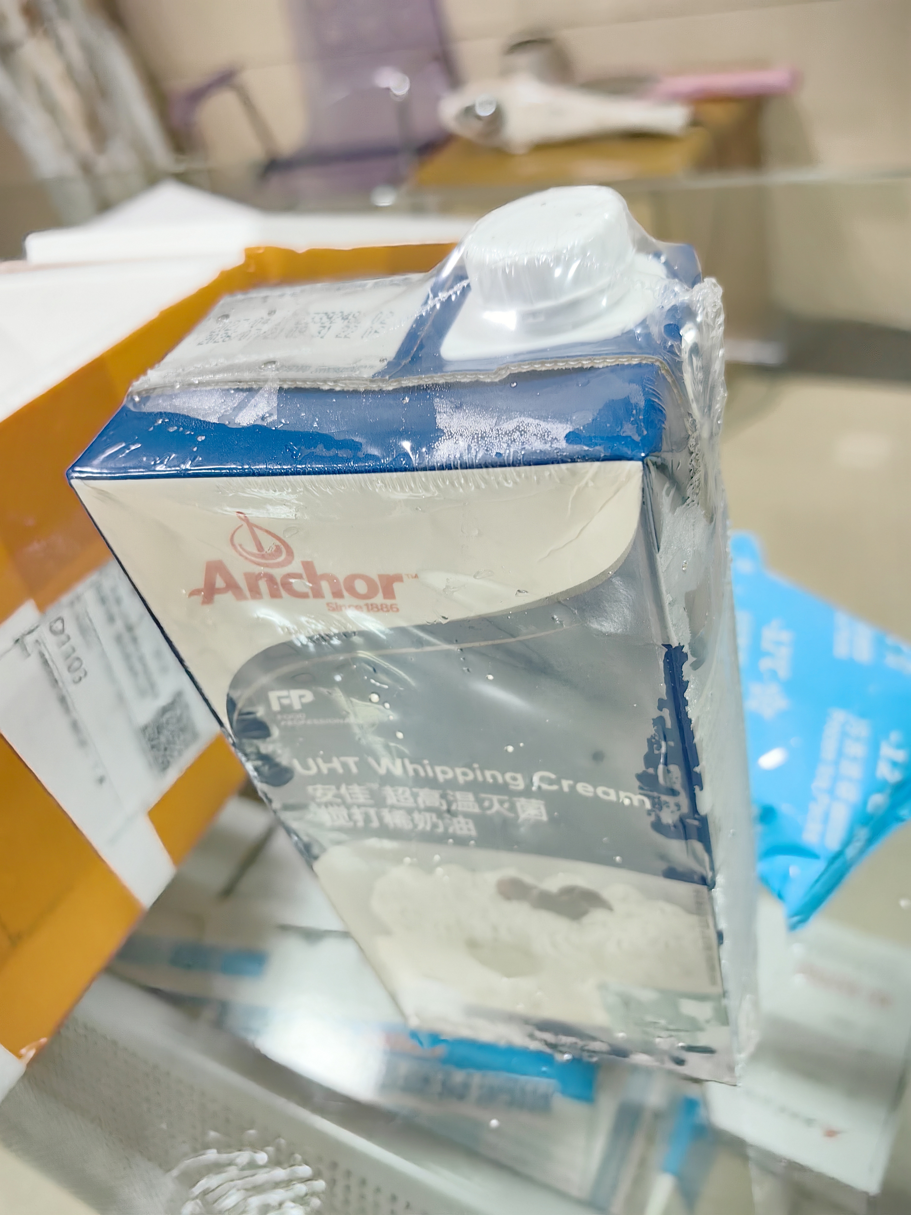 安佳(Anchor)新西兰进口 超高温灭菌搅打淡奶油稀奶油1L 烘焙原料奶茶 实拍图