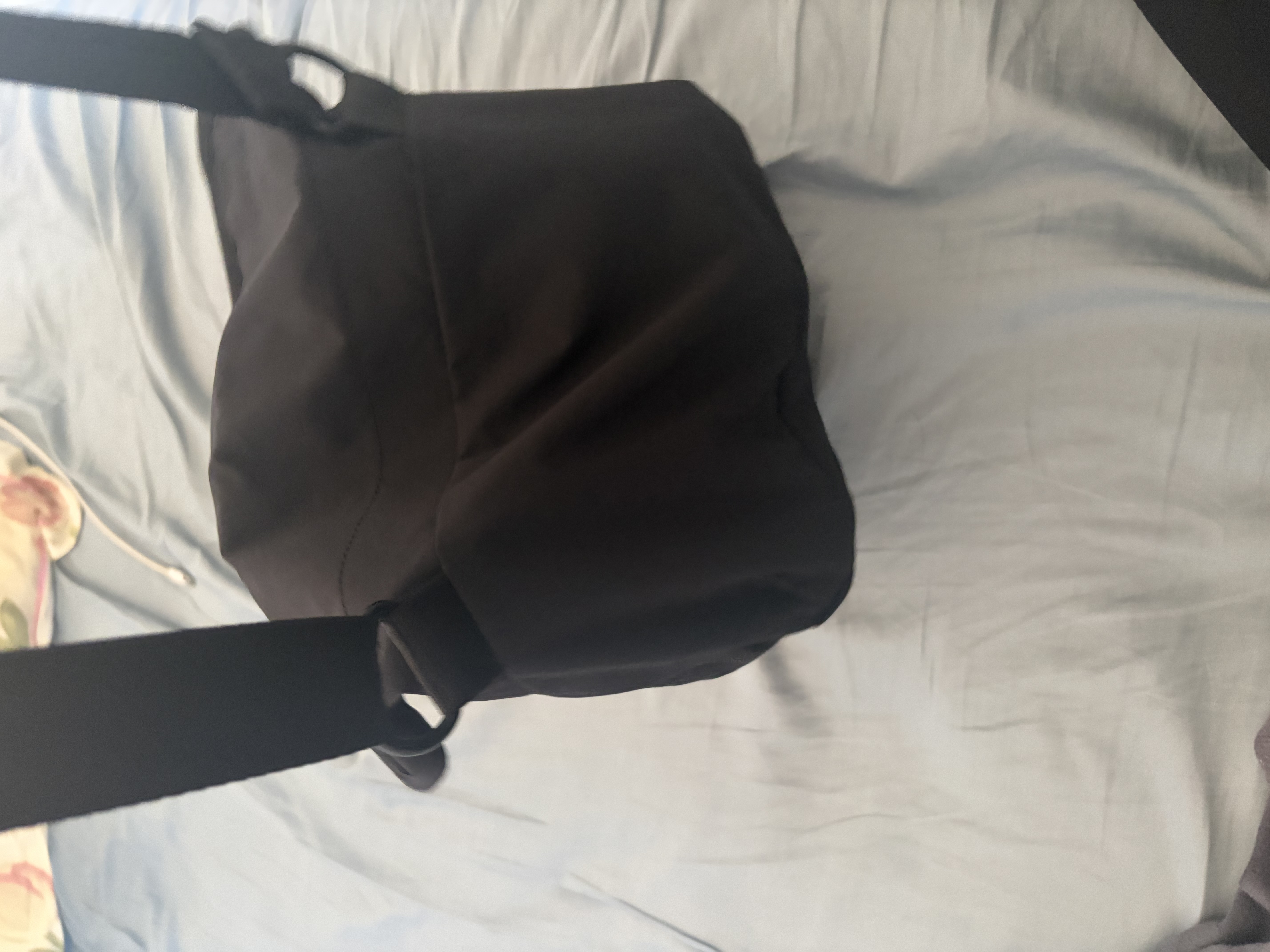 Bellroy澳洲 Cinch Mini Messenger 6L 轻量休闲迷你邮差包单肩包 双11 墨黑色 6L 实拍图