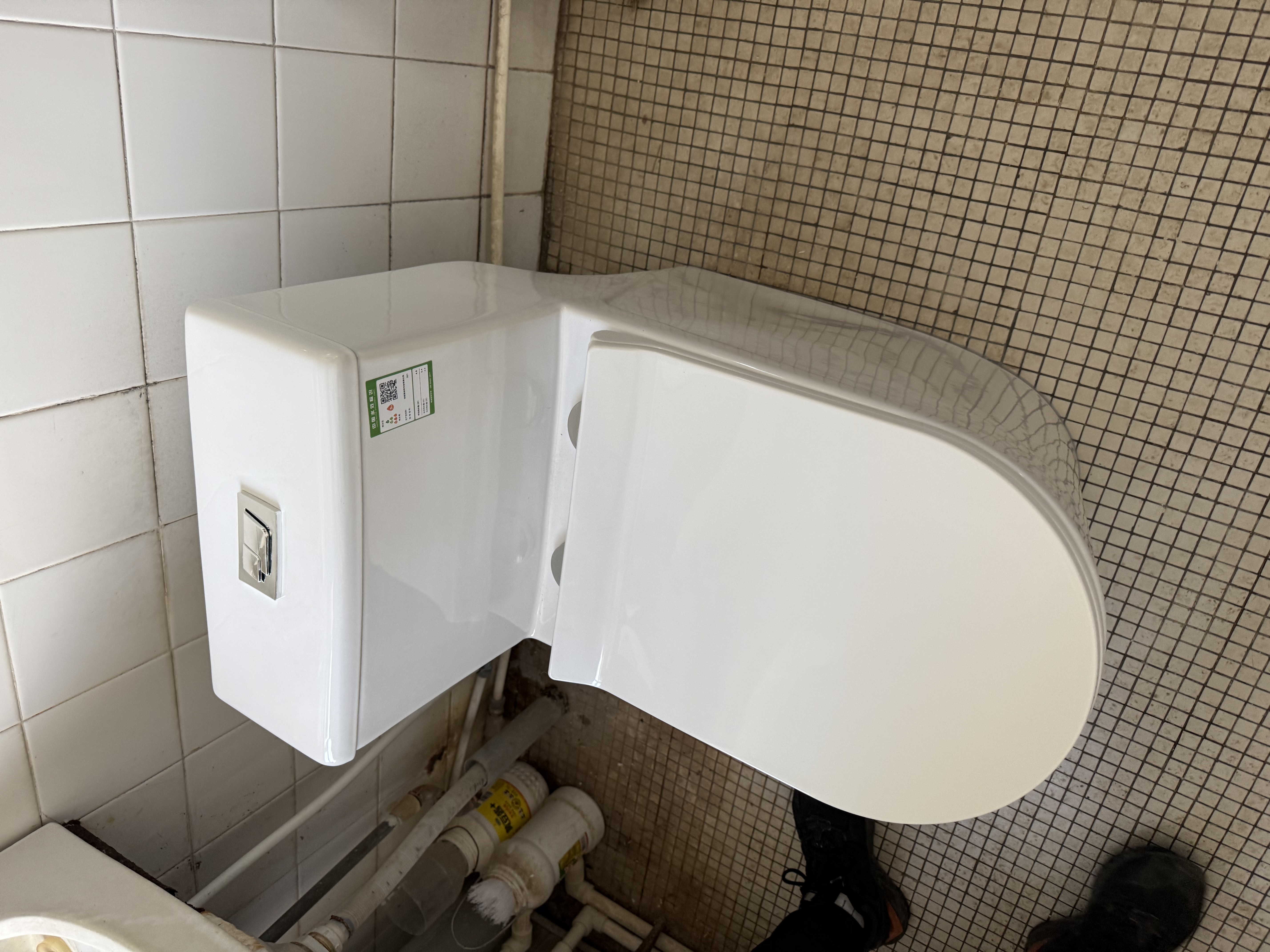 松鲸 卫浴家用马桶坐便器大冲力超漩虹吸式静音连体座便器小户型马桶 旗舰款【无棱设计】300坑距 实拍图