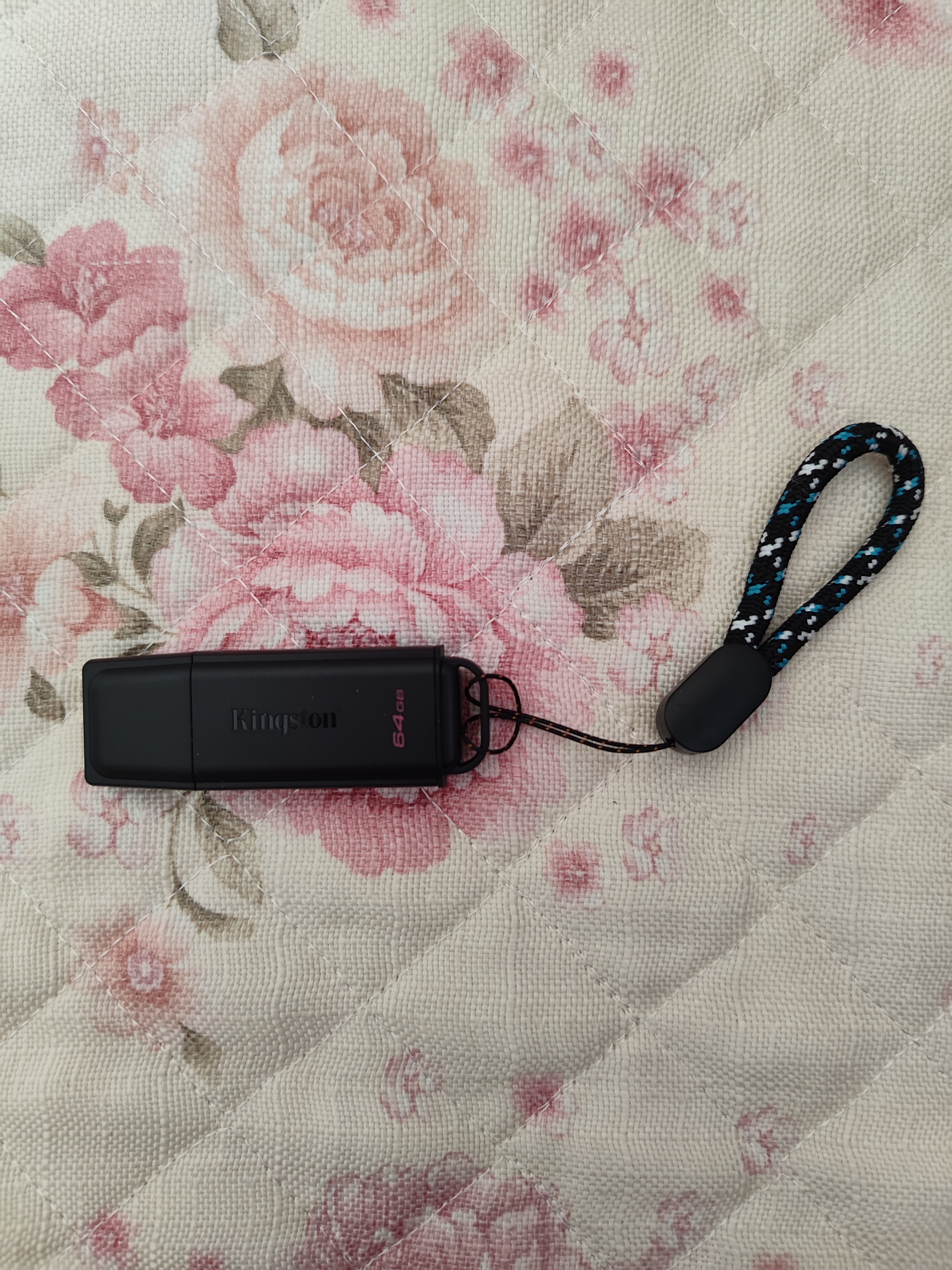 金士顿（Kingston）64GB USB3.2 Gen 1 U盘 DTXG2 大容量U盘 多彩钥匙环 轻巧便携 学习办公投标电脑车载优盘 实拍图