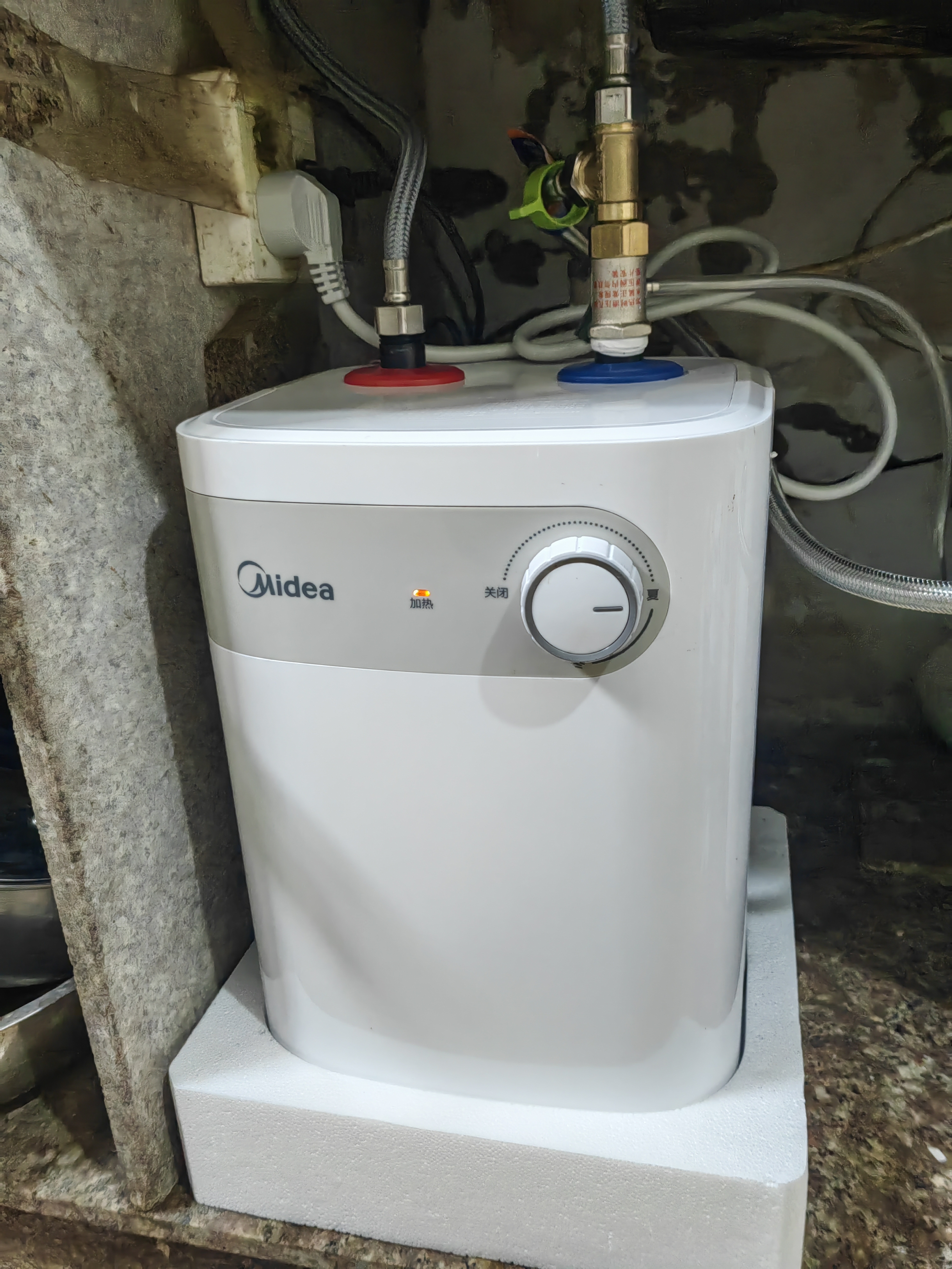 美的（Midea）【珐琅无缝内胆】5升储水式电热水器小厨宝家用洗碗洗菜安全1650W速热厨房台下热水宝F05-15A1(S) 实拍图