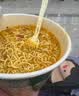 康师傅 方便面 经典香菇炖鸡桶面106g*12 泡面整箱速食 方便食品 实拍图