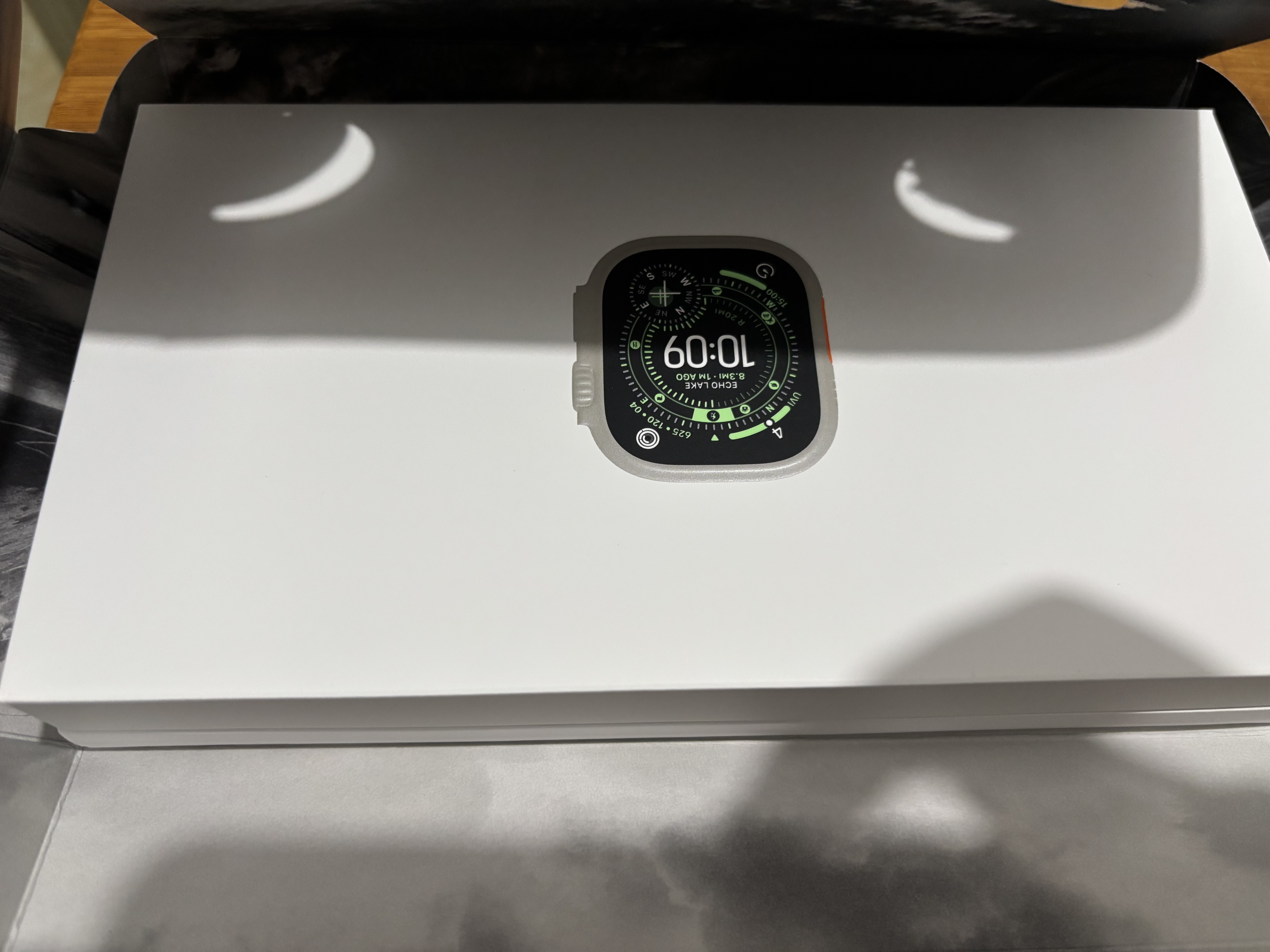 Apple/苹果手表 Watch Ultra 3 智能手表GPS+蜂窝款49毫米原色钛金属表壳铁锚蓝色海洋表带 MEWJ4CH/B 实拍图