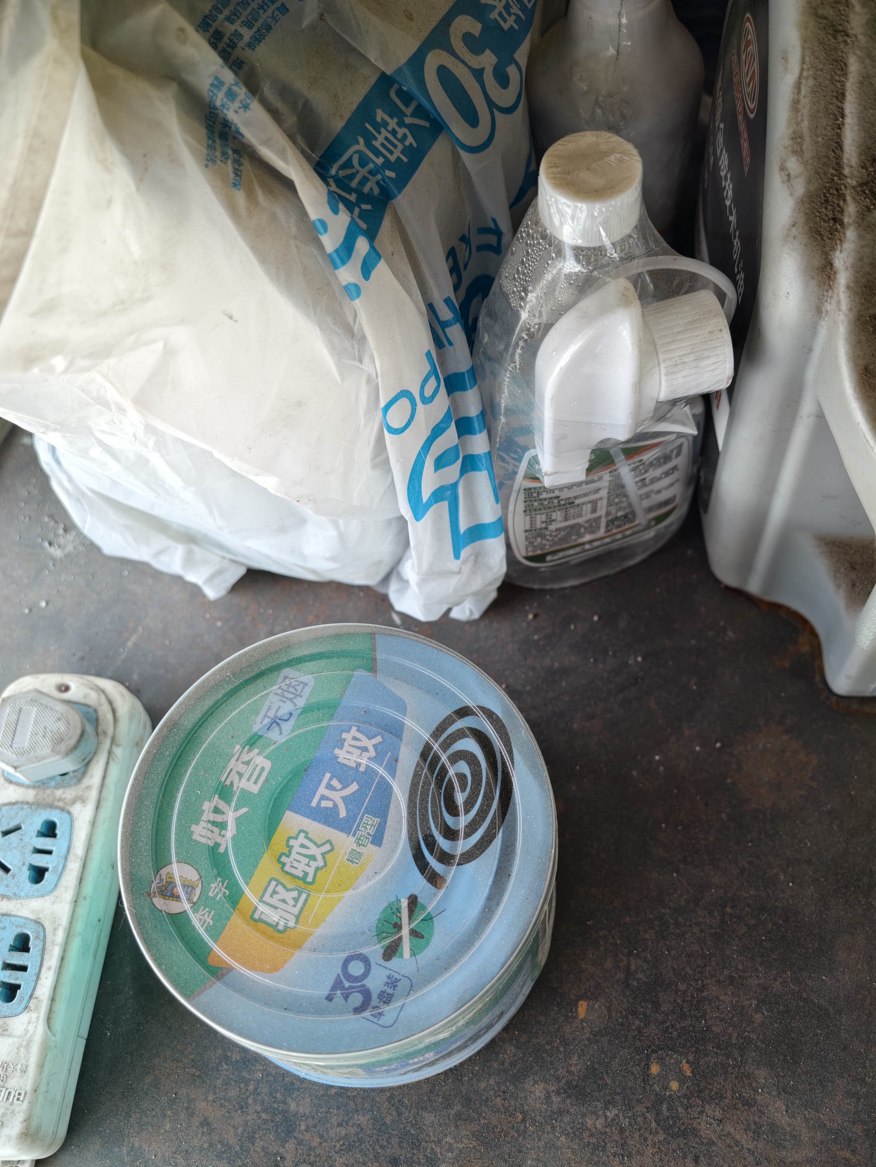 老管家擦玻璃清洁剂500ml*2汽车玻璃水清洗剂窗户镜子浴室水垢清洁剂 实拍图