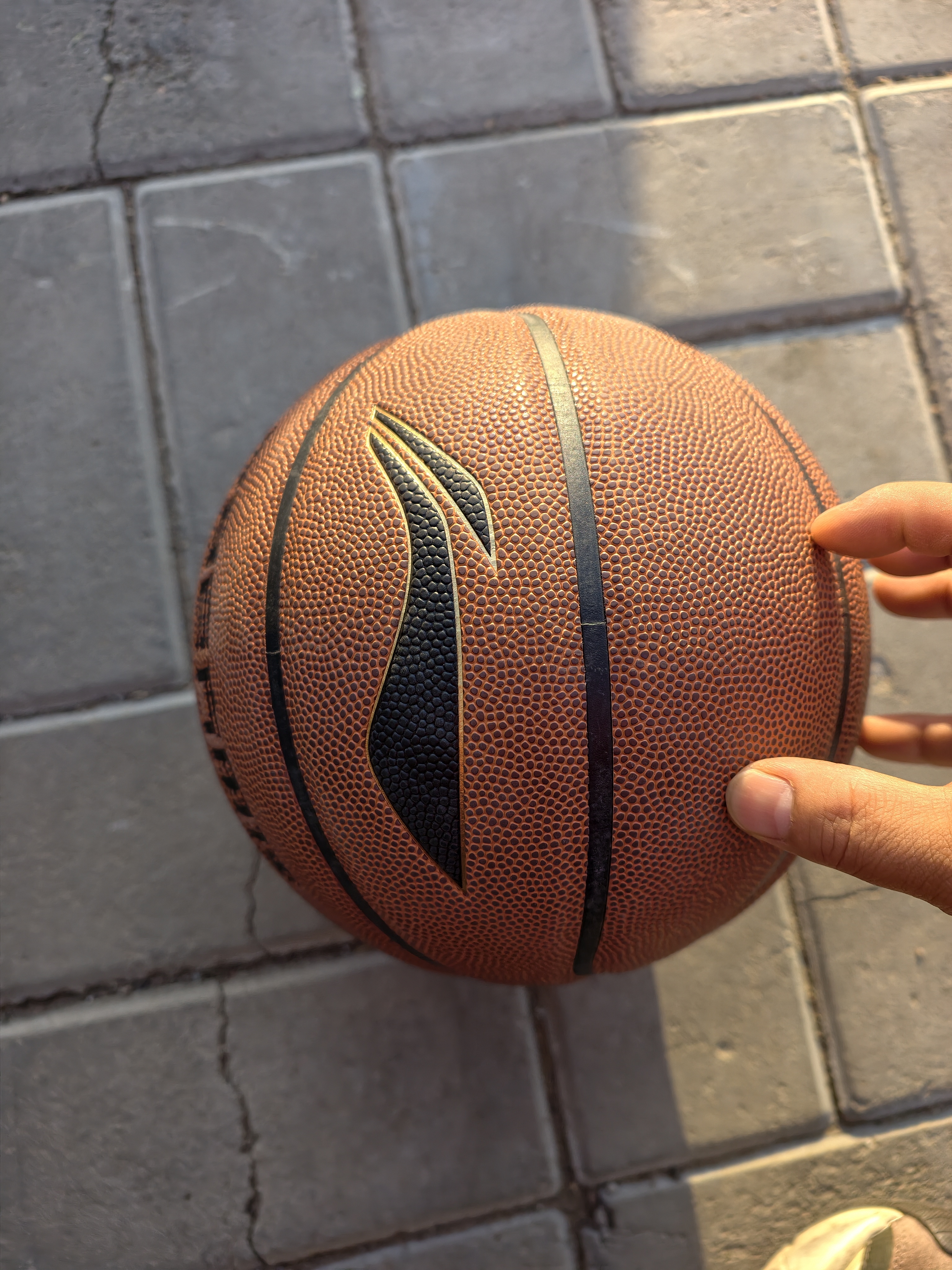李宁（LI-NING）篮球5号CBA联赛篮球室内外通用青少年儿童五号PU 087-1 实拍图
