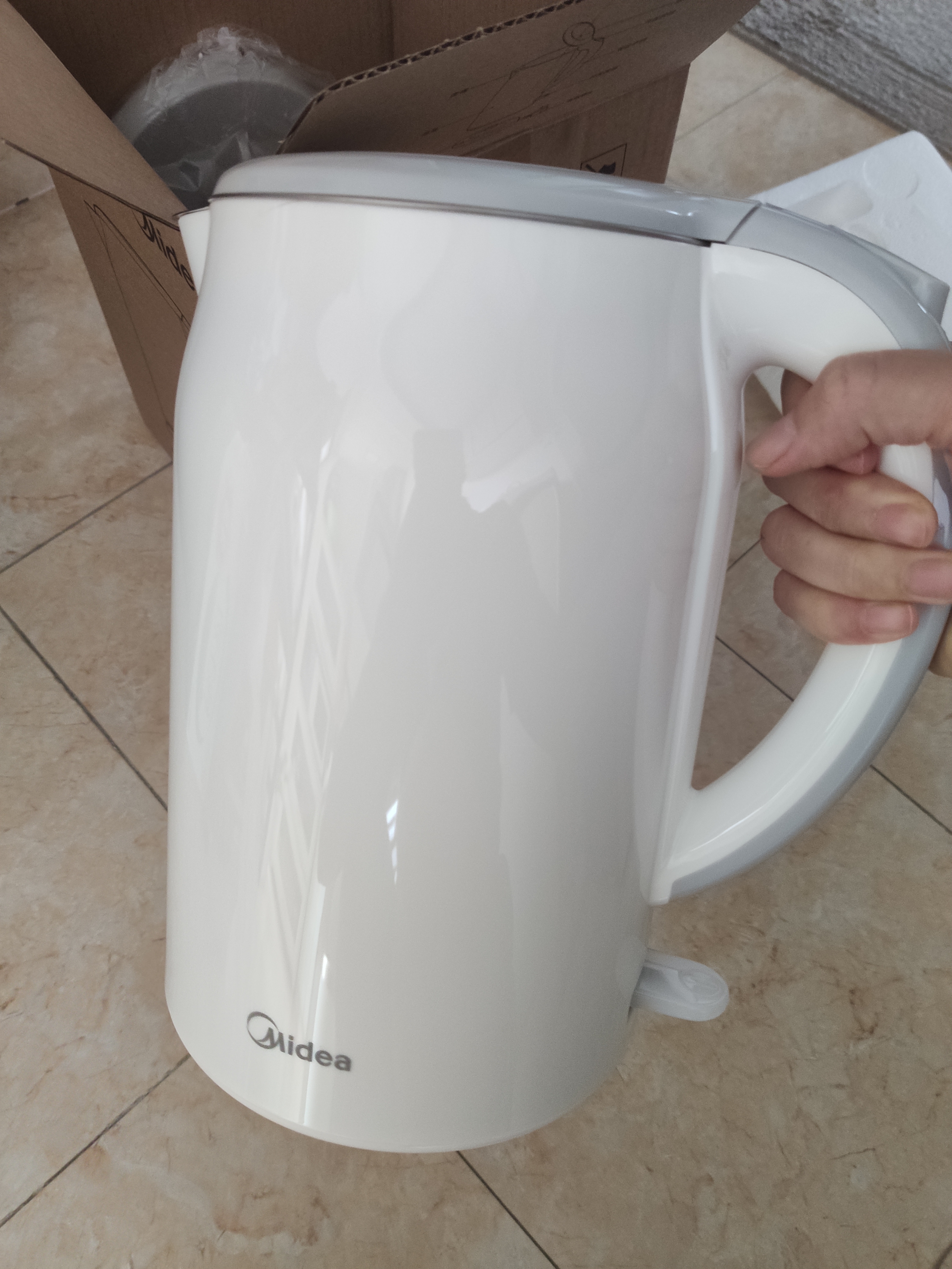 美的（Midea）电热水壶家用烧水壶食品级304不锈钢 1.7L大容量0涂层无缝内胆开水壶泡茶 MK-SH17M301 实拍图