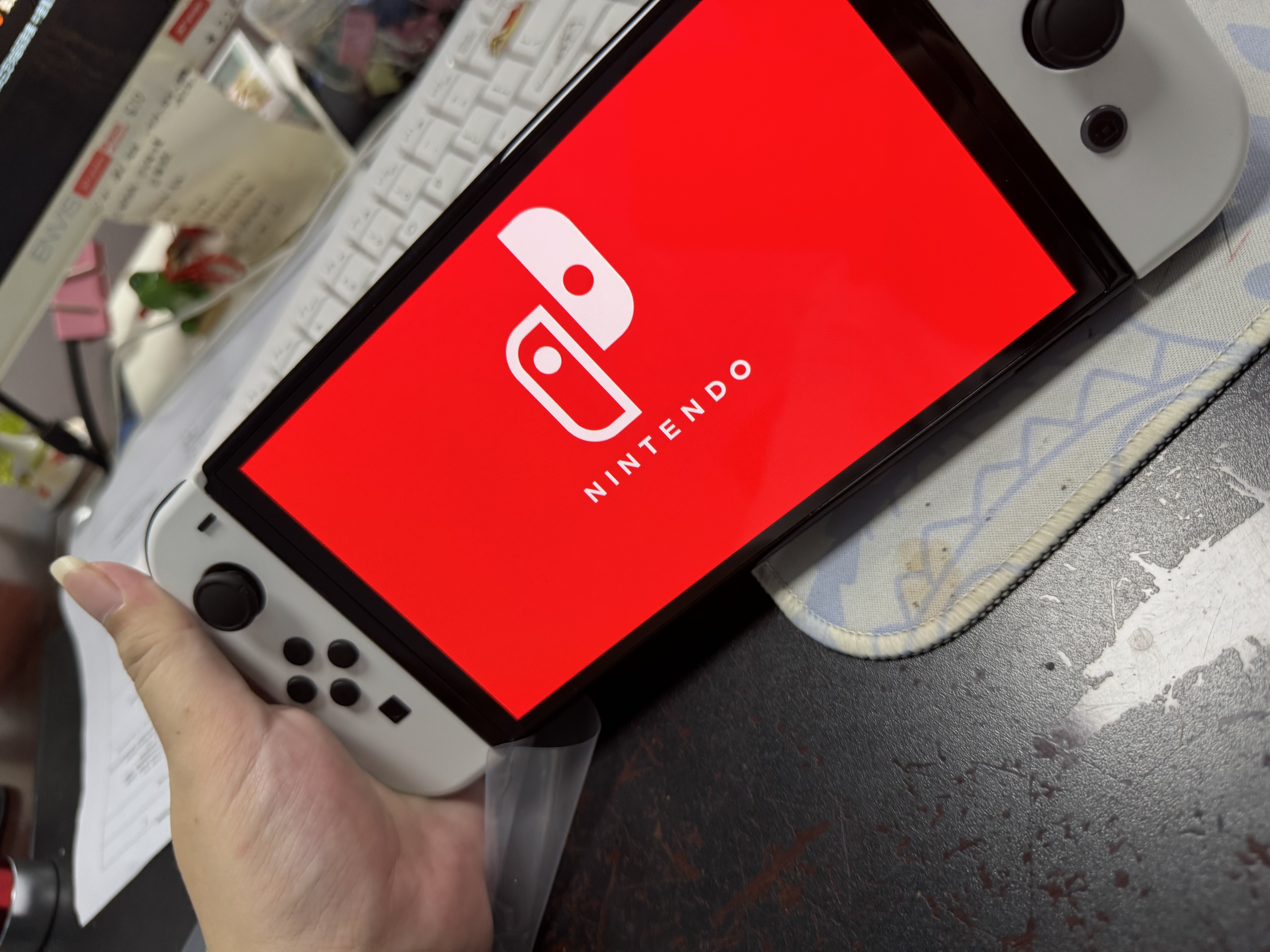 任天堂（Nintendo）【国内保税仓】Switch2/1代 OLED/续航加强日版/港版便携家用ns体感游戏机掌机 日版OLED白色64GB保税（赠共享会员） 实拍图