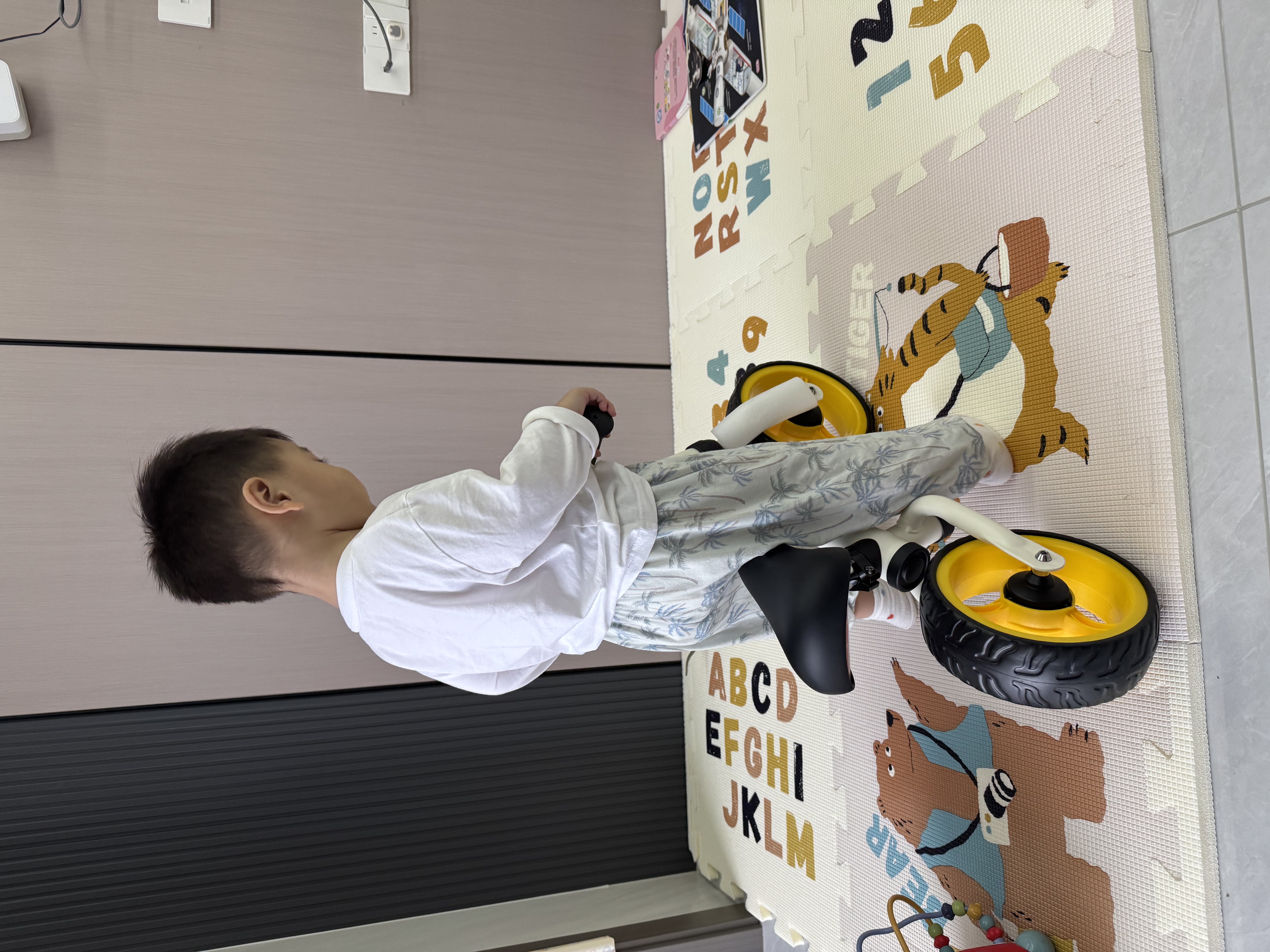 可优比（KUB）儿童滑步车1-3岁儿童平衡车滑行学步宝宝溜溜车滑行车 奶油白 实拍图