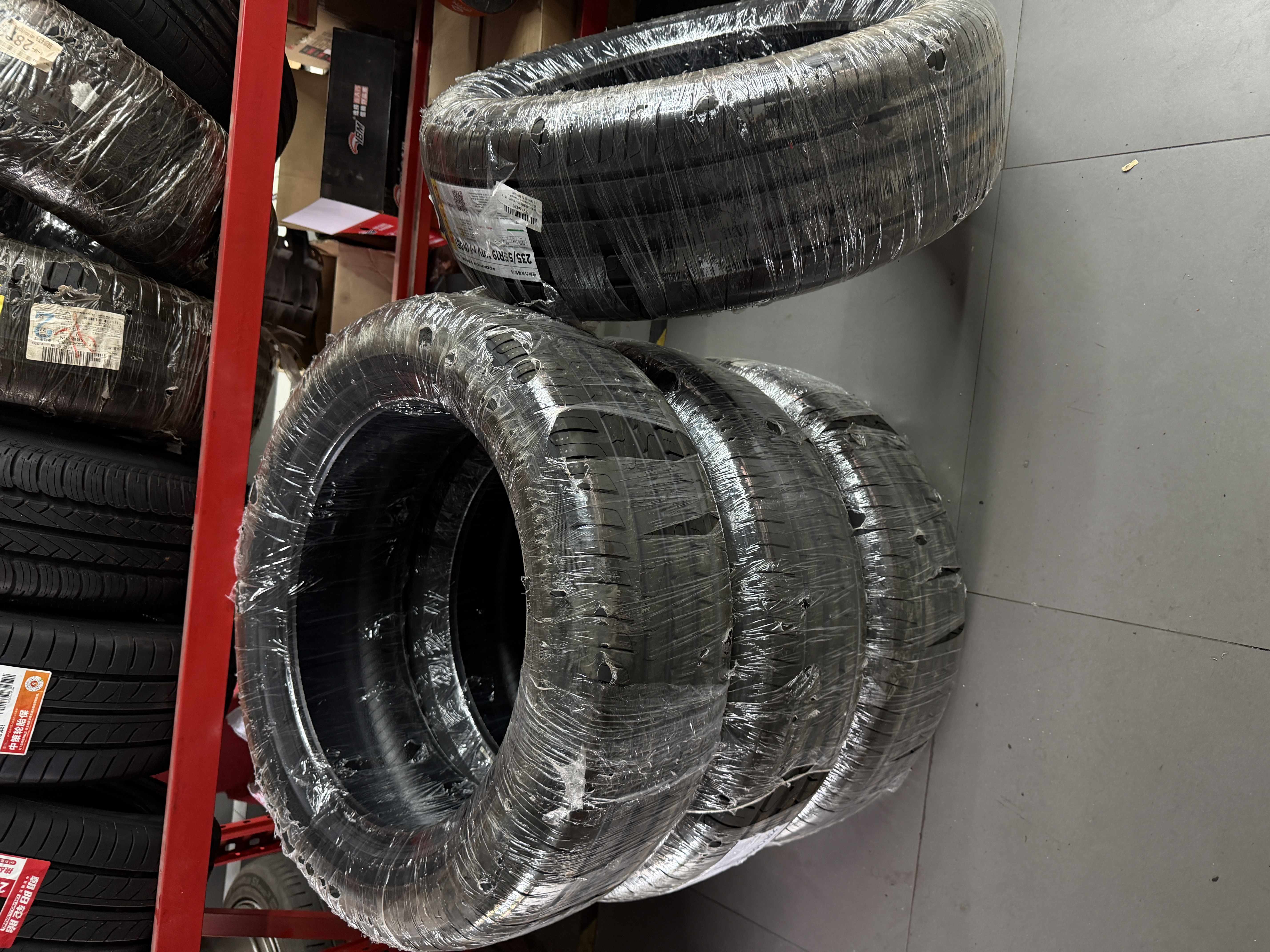 倍耐力防爆胎235/55R19 101V 蝎子S-VERD(R-F,MOE)原配奔驰GLC 实拍图