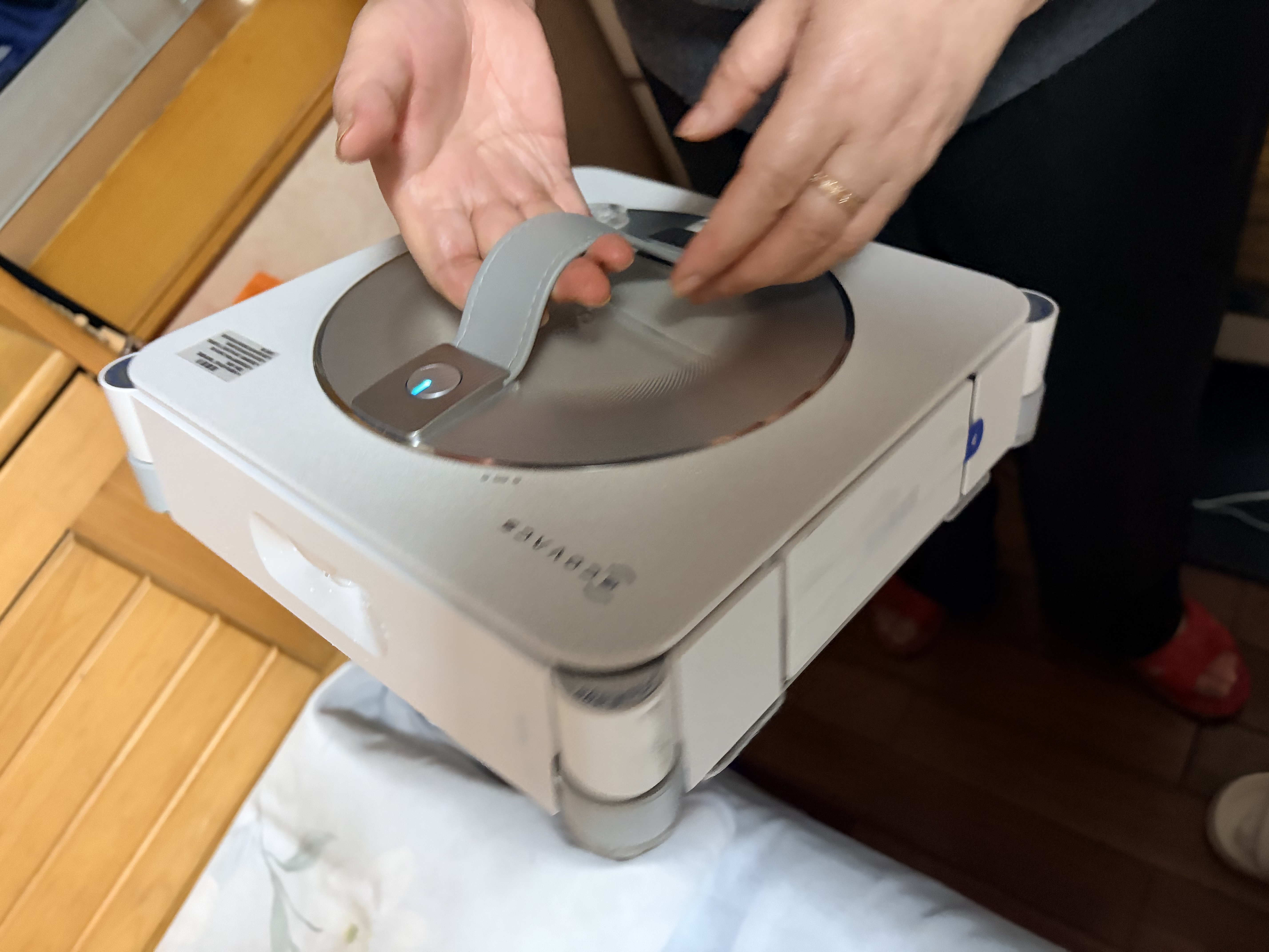 科沃斯擦窗机器人【保价11.11】【方形贴边升级边角更净】窗宝W2S PLUS自动擦玻璃神器喷水高层户外家用 实拍图