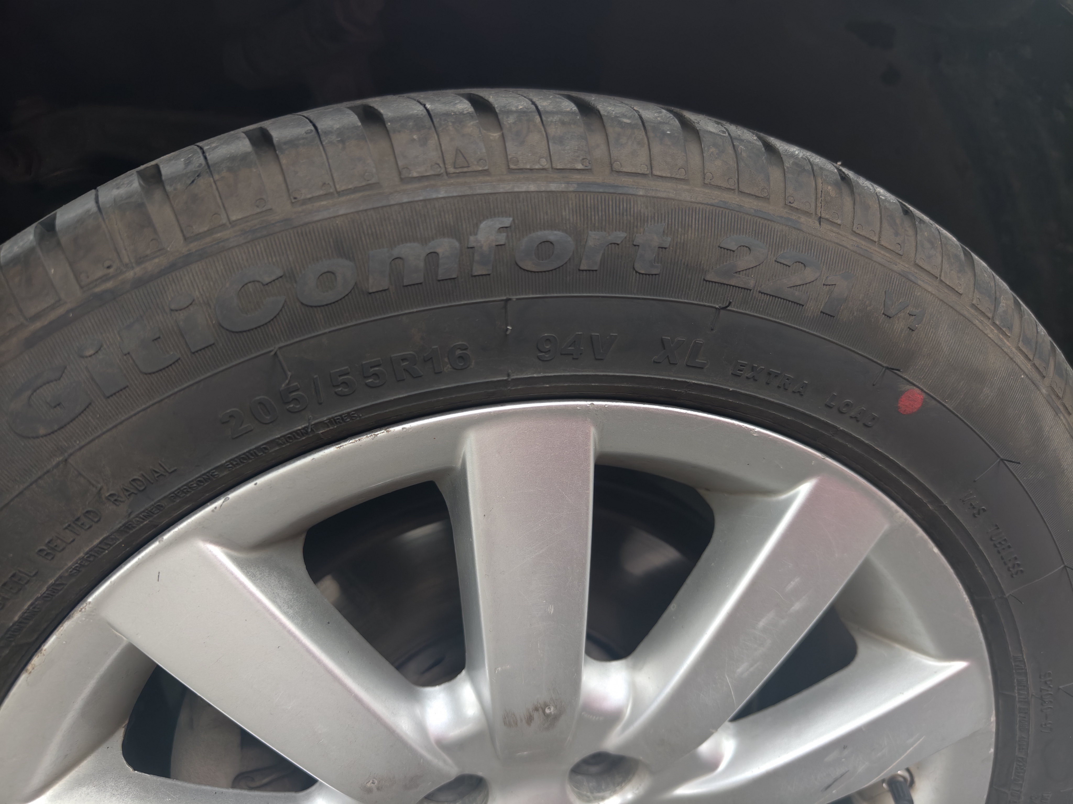 佳通轮胎（Giti）205/55R16 94V  221v1 适配吉利帝豪/大众高尔夫/福克斯/荣威 实拍图