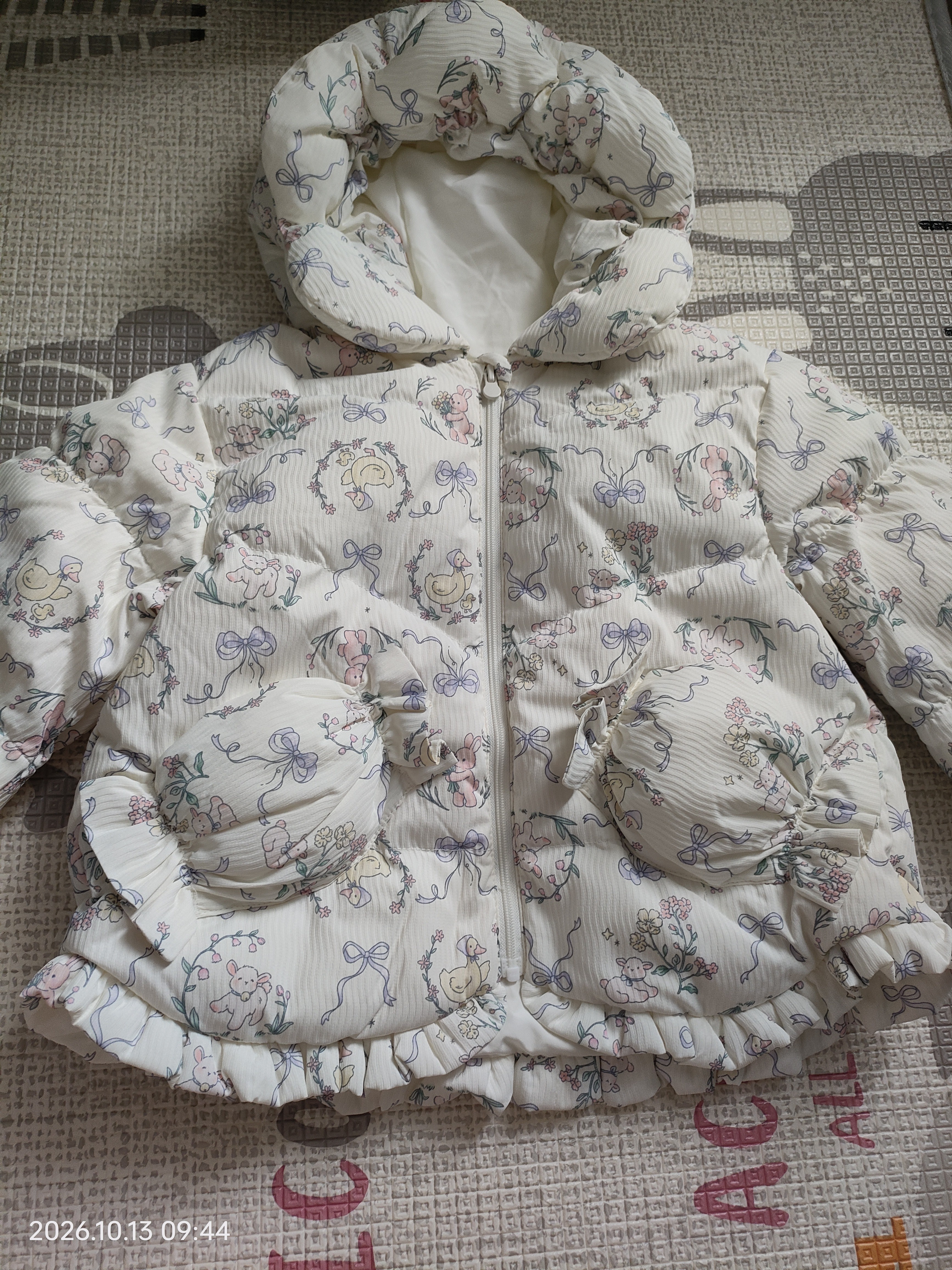 巴拉巴拉童装宝宝羽绒服女童冬季加厚外套保暖宝宝上衣北欧风女宝 白色调碎花00311-白鸭绒-209425107002 90 实拍图