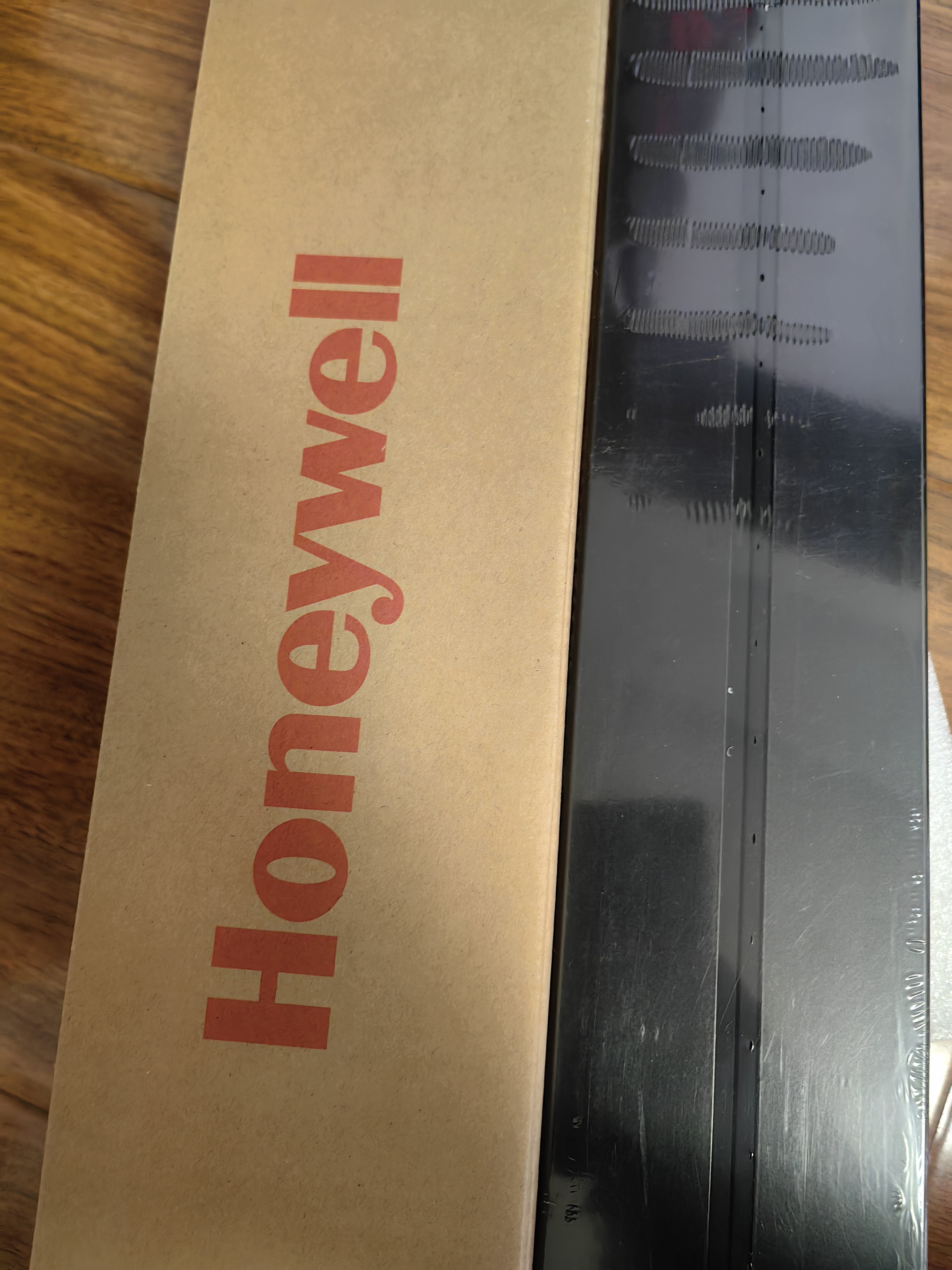 霍尼韦尔（Honeywell）A8轨道插座明装可移动轨道式插座免打孔壁挂墙壁插滑动排插黑50cm 实拍图