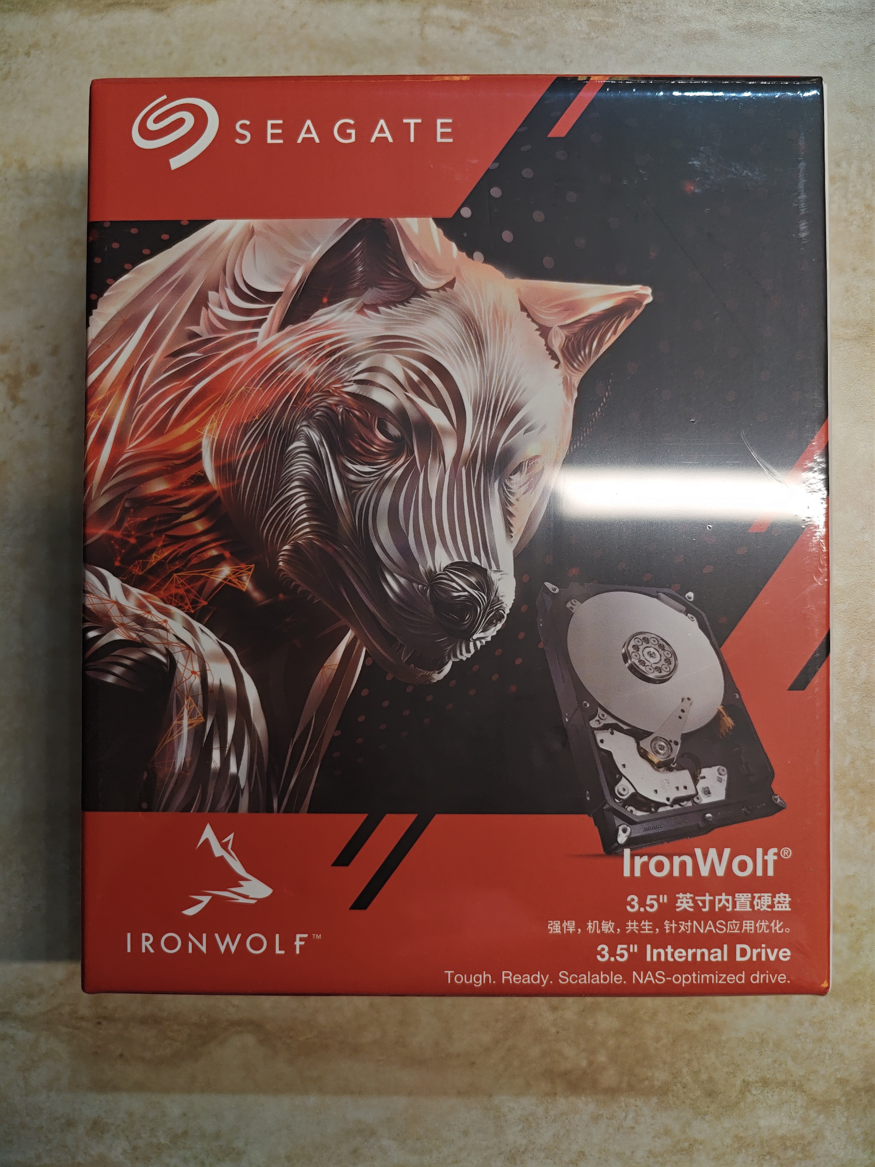 希捷（SEAGATE）NAS硬盘 4TB 256MB 机械硬盘 CMR垂直 静音低耗 数据恢复服务 3.5英寸 希捷酷狼 ST4000VN006 实拍图