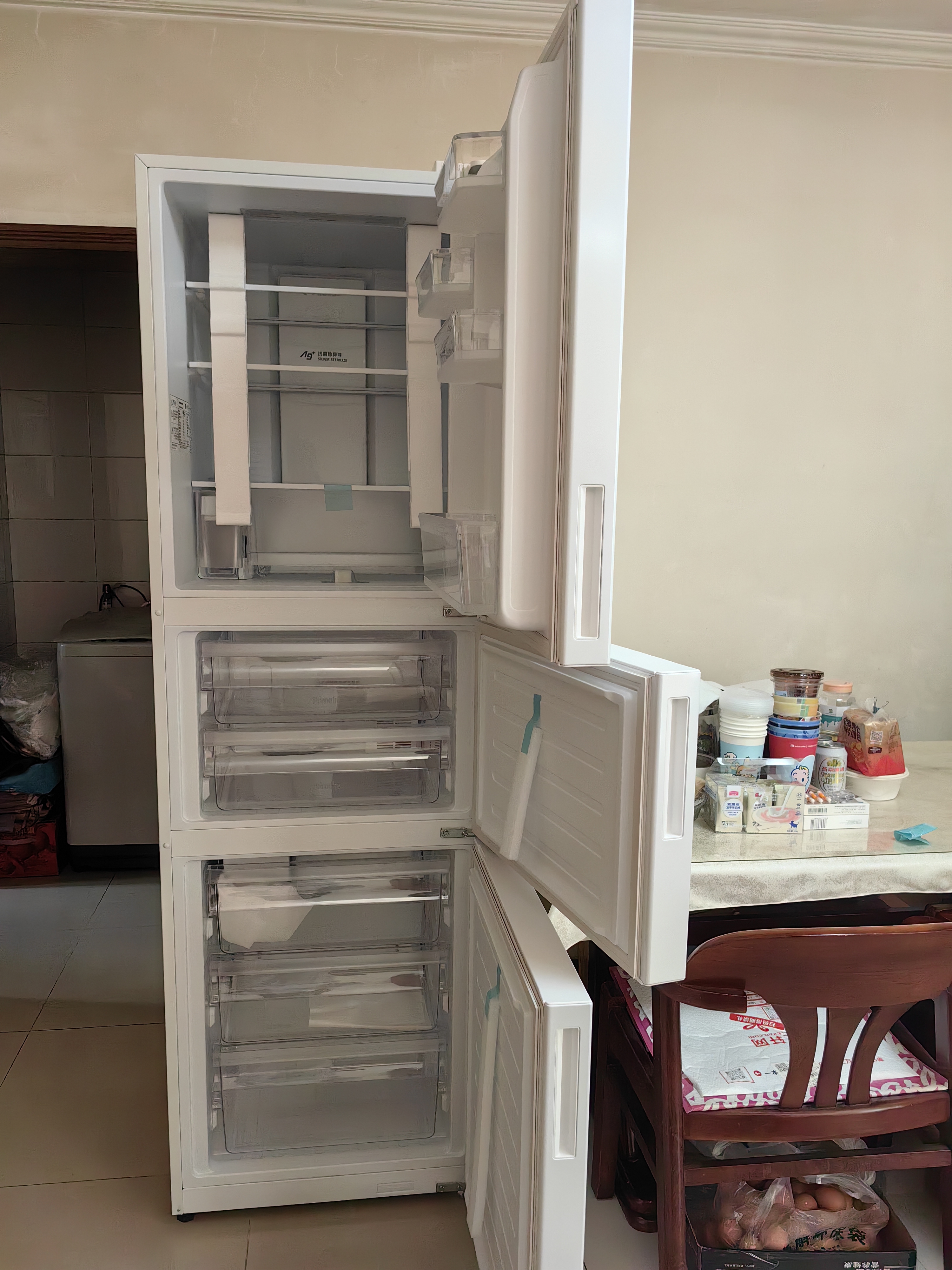 松下（Panasonic）Xtra300升家用小型冰箱三开门超薄自动制冰二级能效风冷无霜NR-XC30GEC-W 实拍图