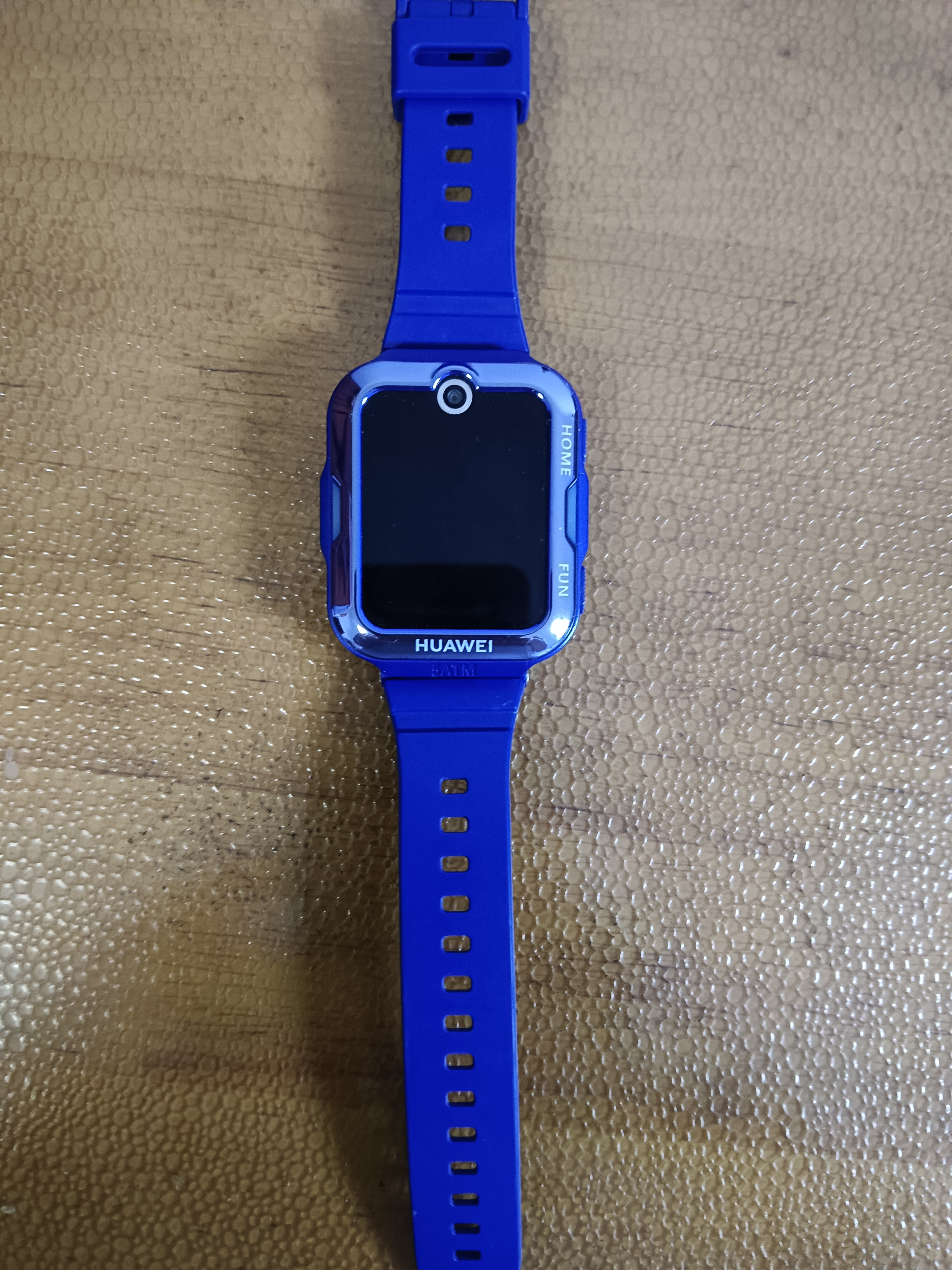 华为（HUAWEI）儿童手表4 Pro 蓝色 电话手表 畅连视频通话九重AI定位 LED灯光守护支持儿童微信 实拍图