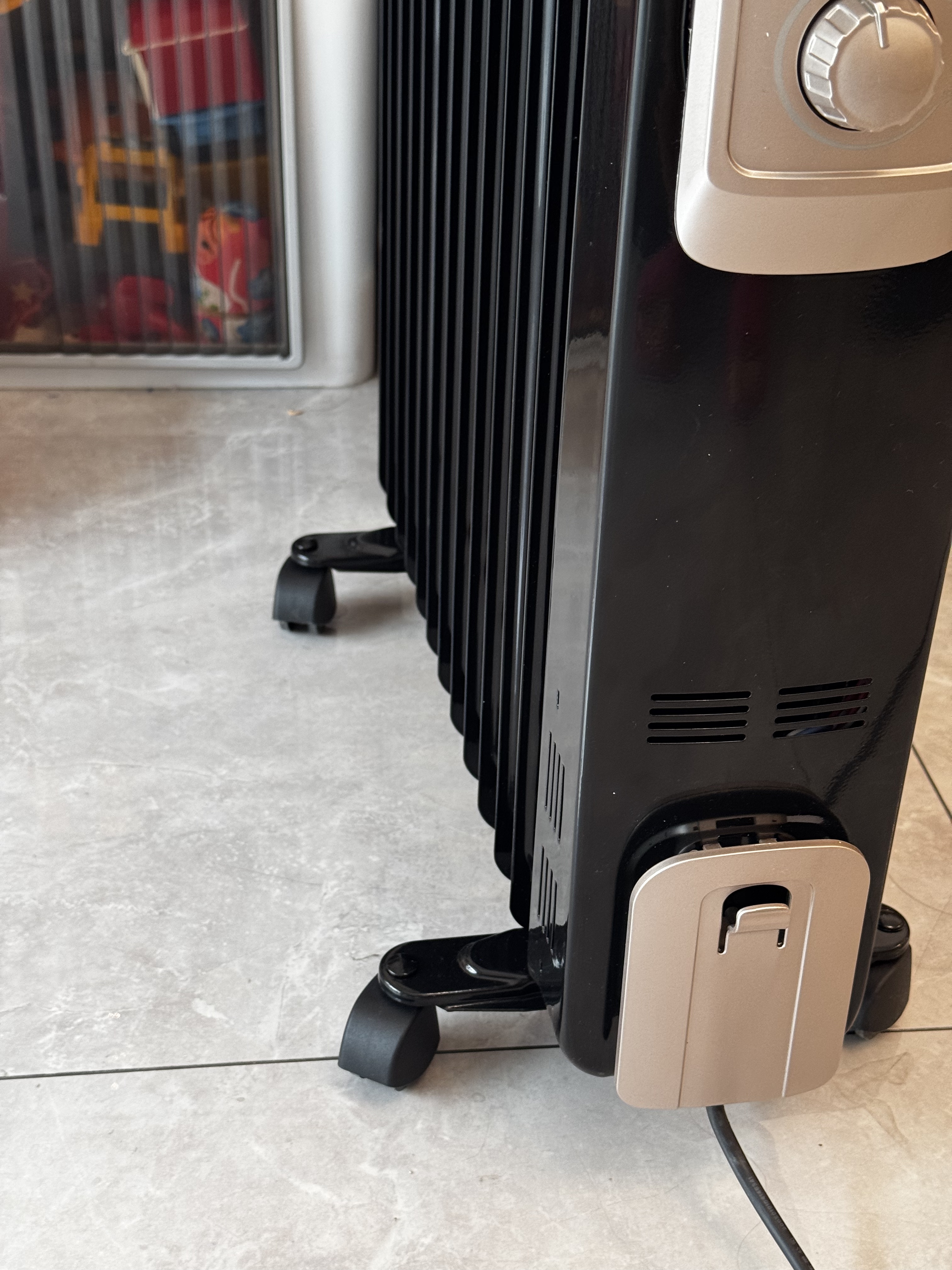 先锋石墨烯取暖器电暖器电暖气片家用电热油汀13片全屋升温智能恒温低噪节能烘衣加湿DYT-Z2 实拍图