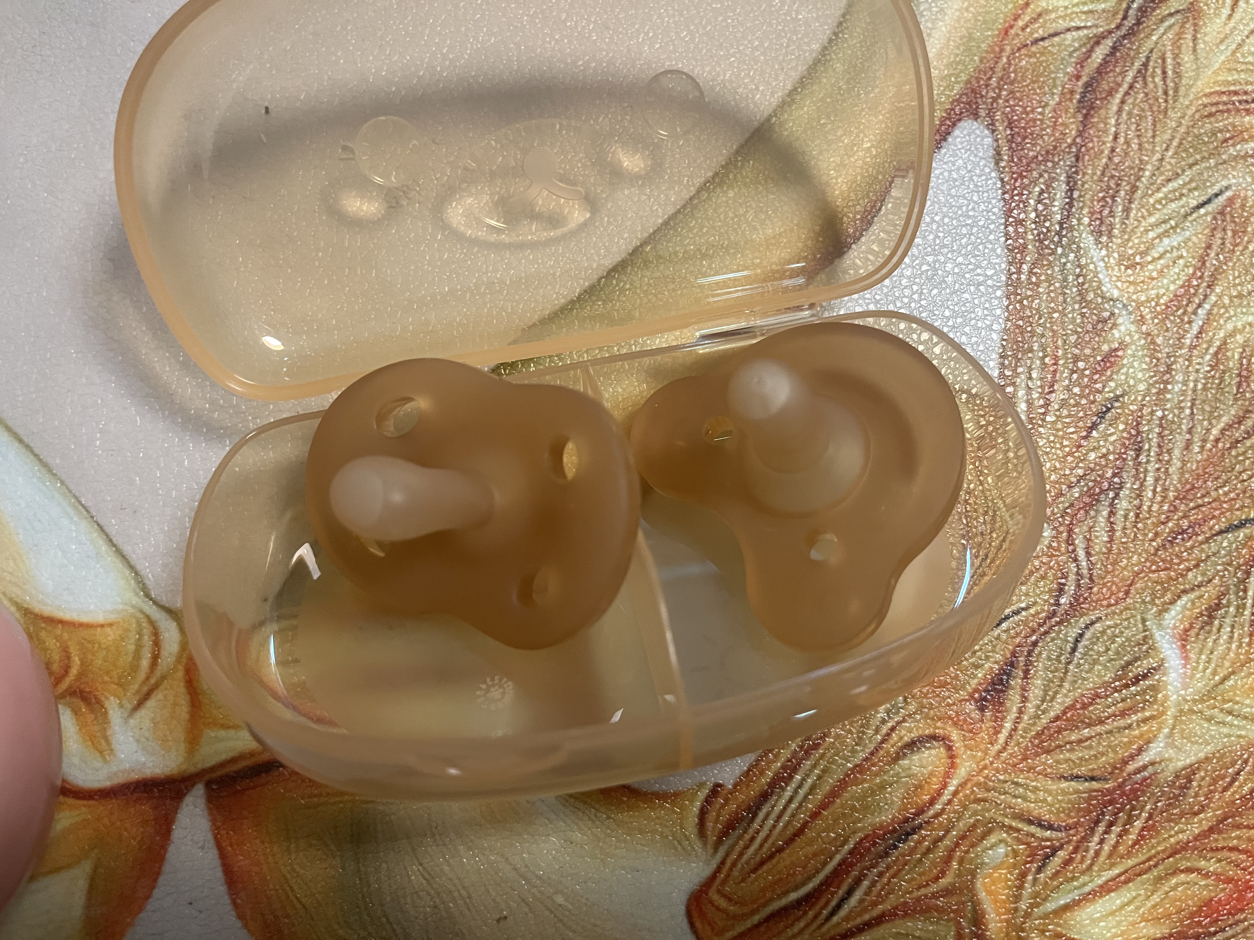 世喜安抚奶嘴0-6个月防胀气牙胶新生婴儿日夜款全硅胶口欲期仿真玩具 【万人首购】日夜款 （0-6个月） 2只装 实拍图