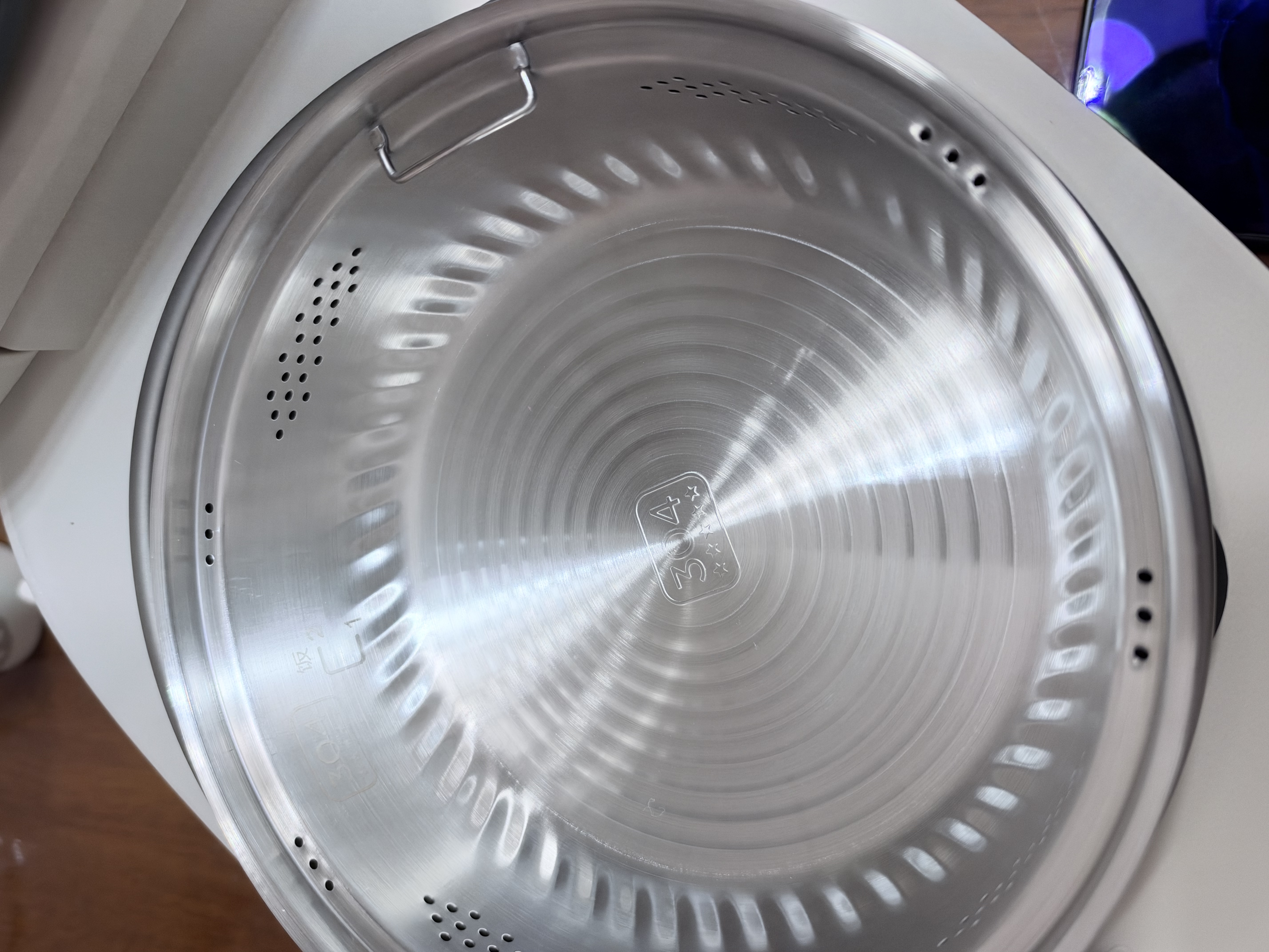 美的（Midea）电饭煲1-8人4升大容量火旋风IH加热纯钛内胆0涂层不粘锅家用电饭锅MB-HC4076T美食大赛同款 实拍图