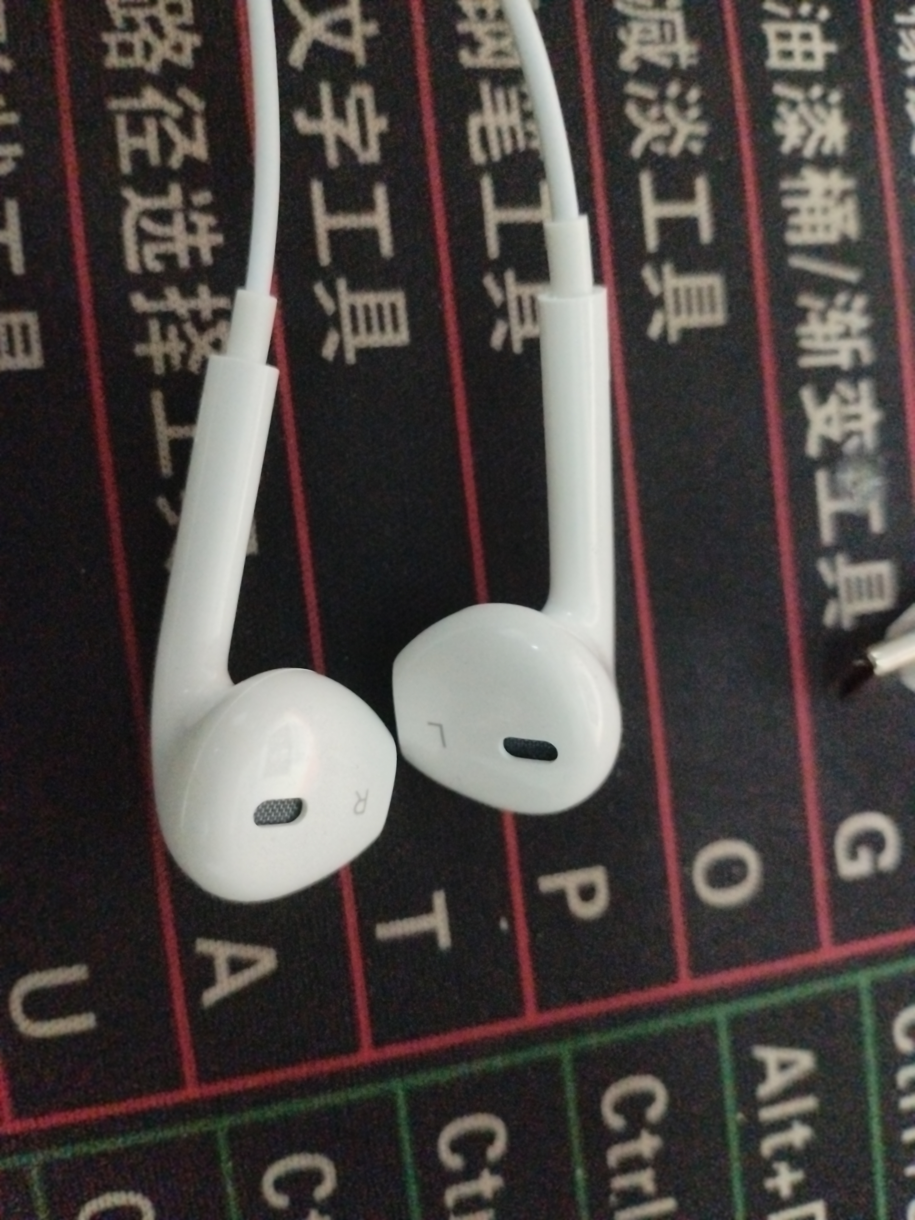 纽曼（Newmine）【金榜】NM-LK06 type-c耳机线控有线音乐手机数字耳机type-c版半入耳式音量调节增强版 白色 实拍图