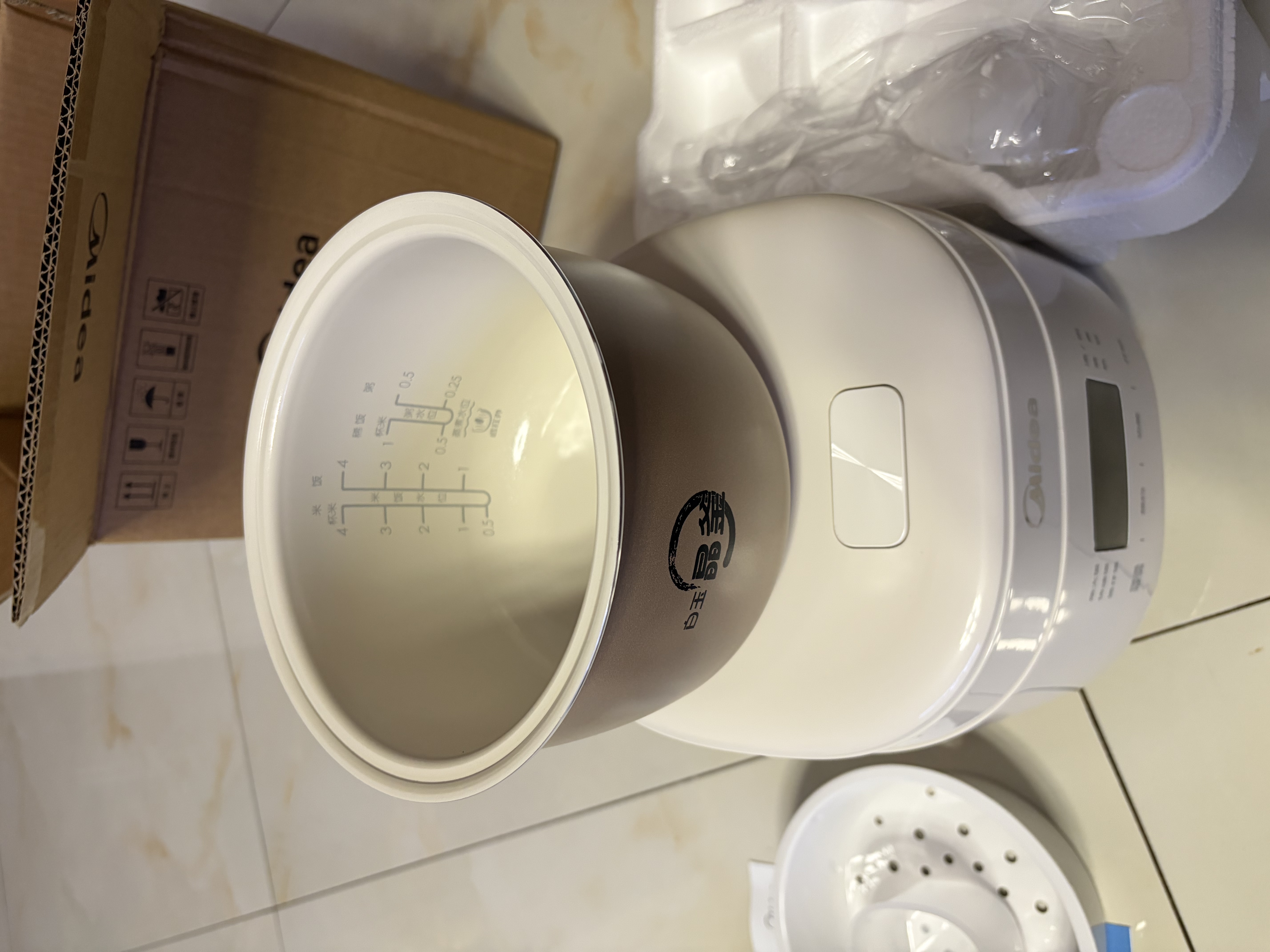 美的（Midea）升级款0氟含钛电饭煲小型1-2-3人迷你家用电饭锅1.8L小容量智能预约多功能微压煲汤小米粥RC182 实拍图
