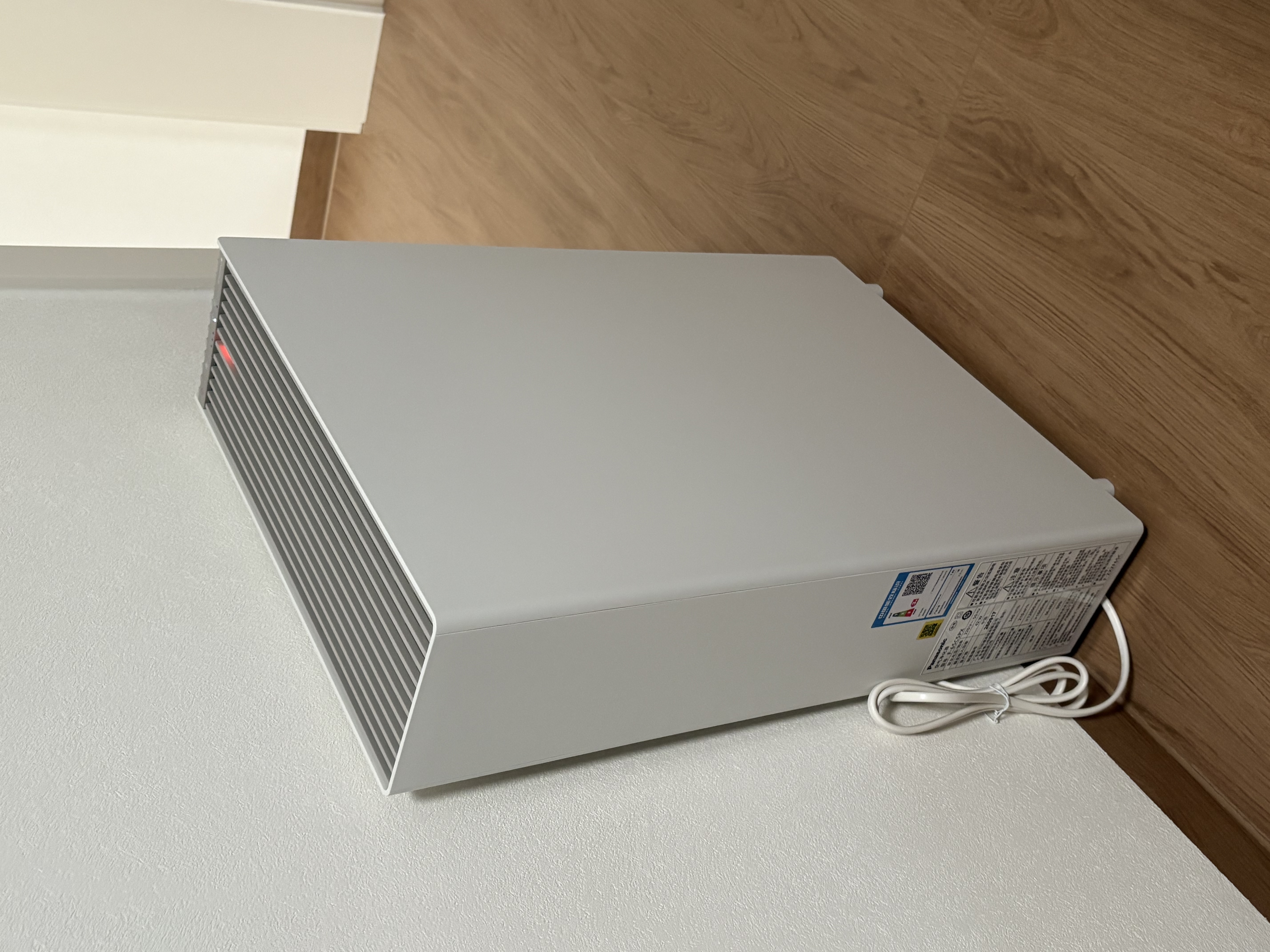 松下（Panasonic）slim薄型空气净化器 除甲醛无雾加湿器净化器一体机家用除菌除异味除烟味除尘过滤PM2.5去甲醛 slim薄型空气净化器【月光白】F-65C5PX 实拍图