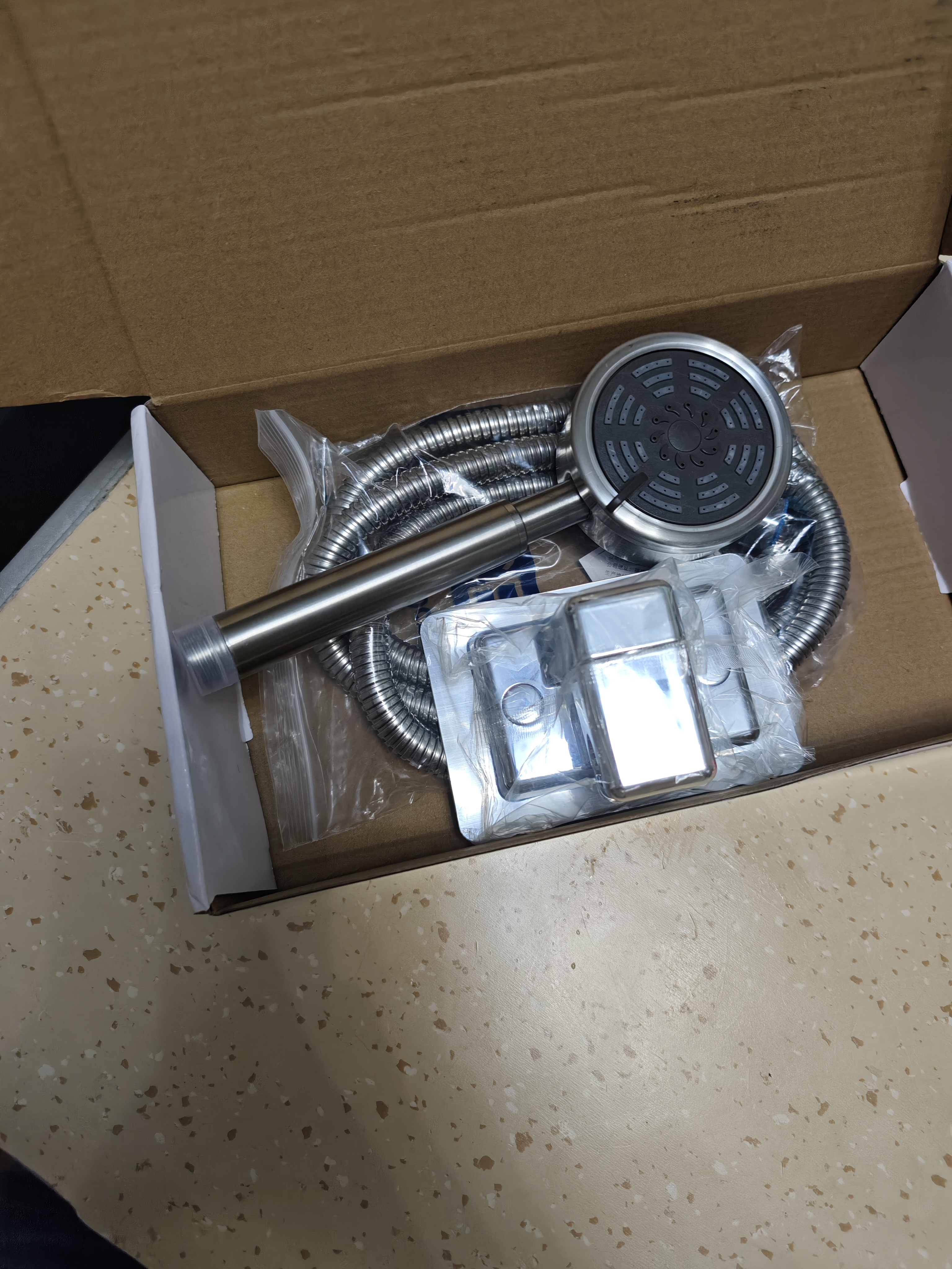 JOCBO【精工】304不锈钢增压花洒通用接口高压单头花洒头手持淋浴花洒 不锈钢花洒【三档过滤】+1.5米防爆管+旋转支架 实拍图