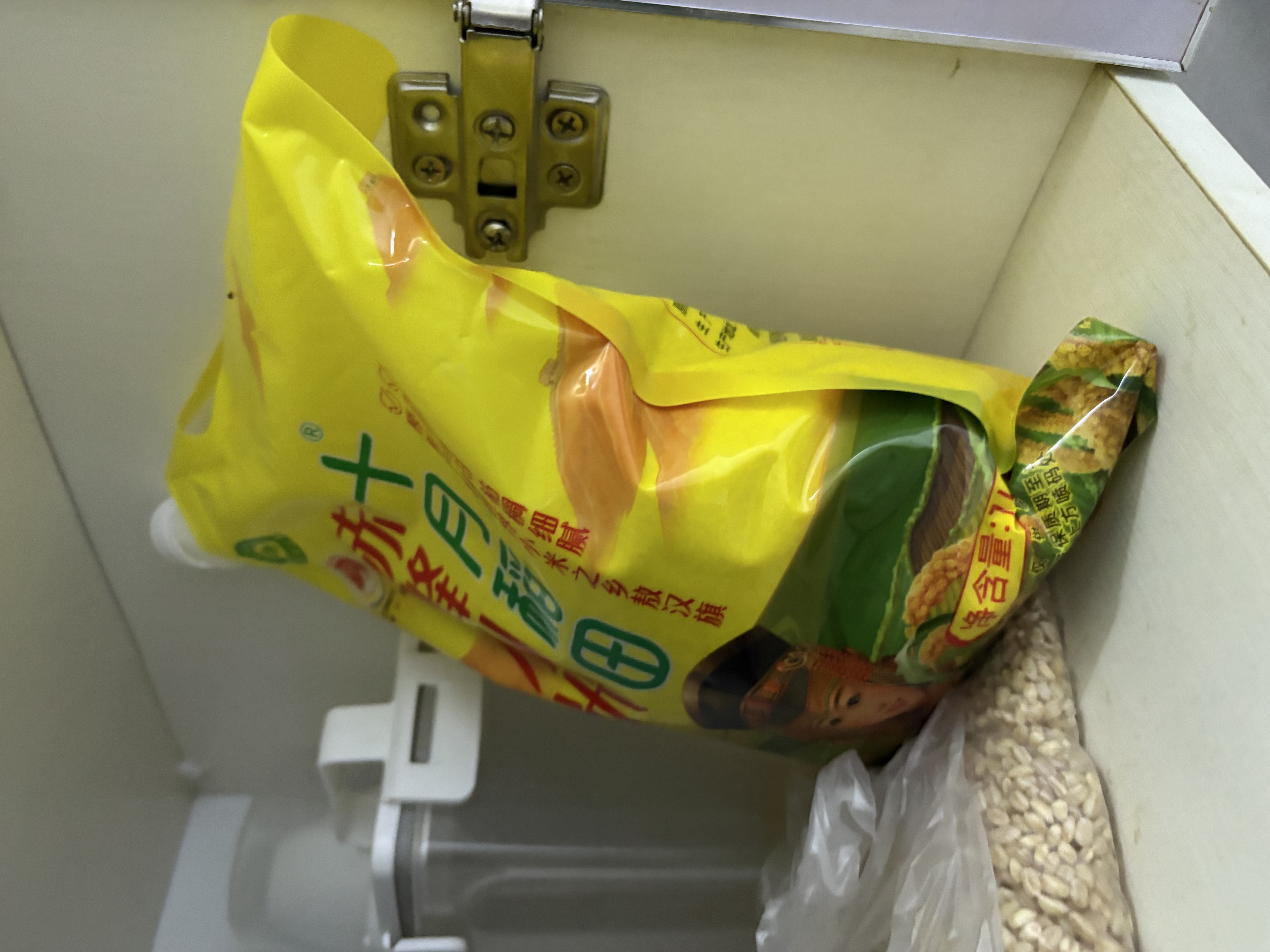 十月稻田 赤峰小米 1kg 内蒙古敖汉旗 黄小米杂粮 小米黄小米 实拍图