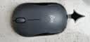 罗技（Logitech）M220 轻音鼠标 无线鼠标 办公鼠标 对称鼠标 带无线微型接收器 灰黑色 实拍图