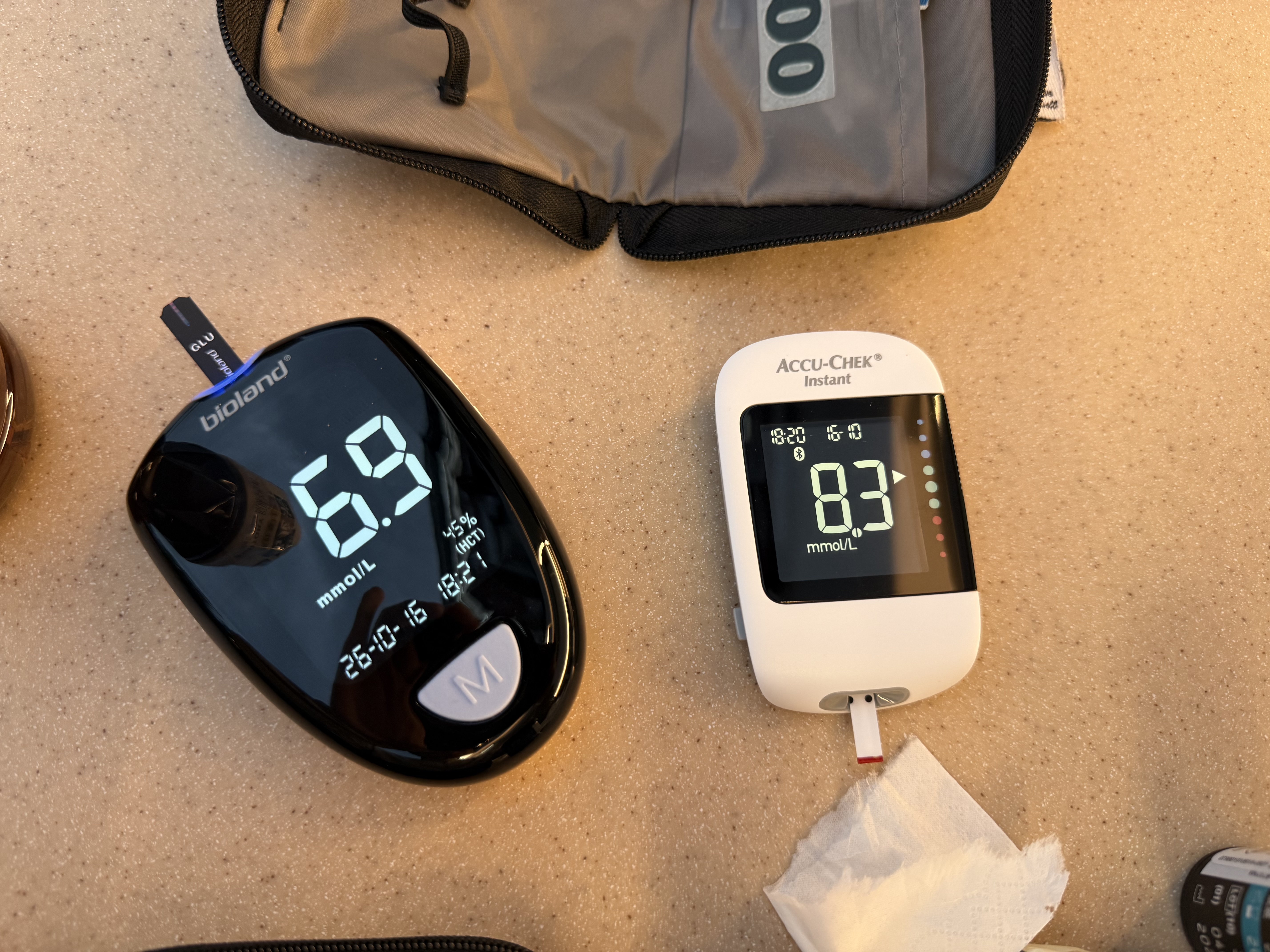 罗氏逸智血糖仪免调码蓝牙高精准医用级检测 仪器+50试纸 实拍图