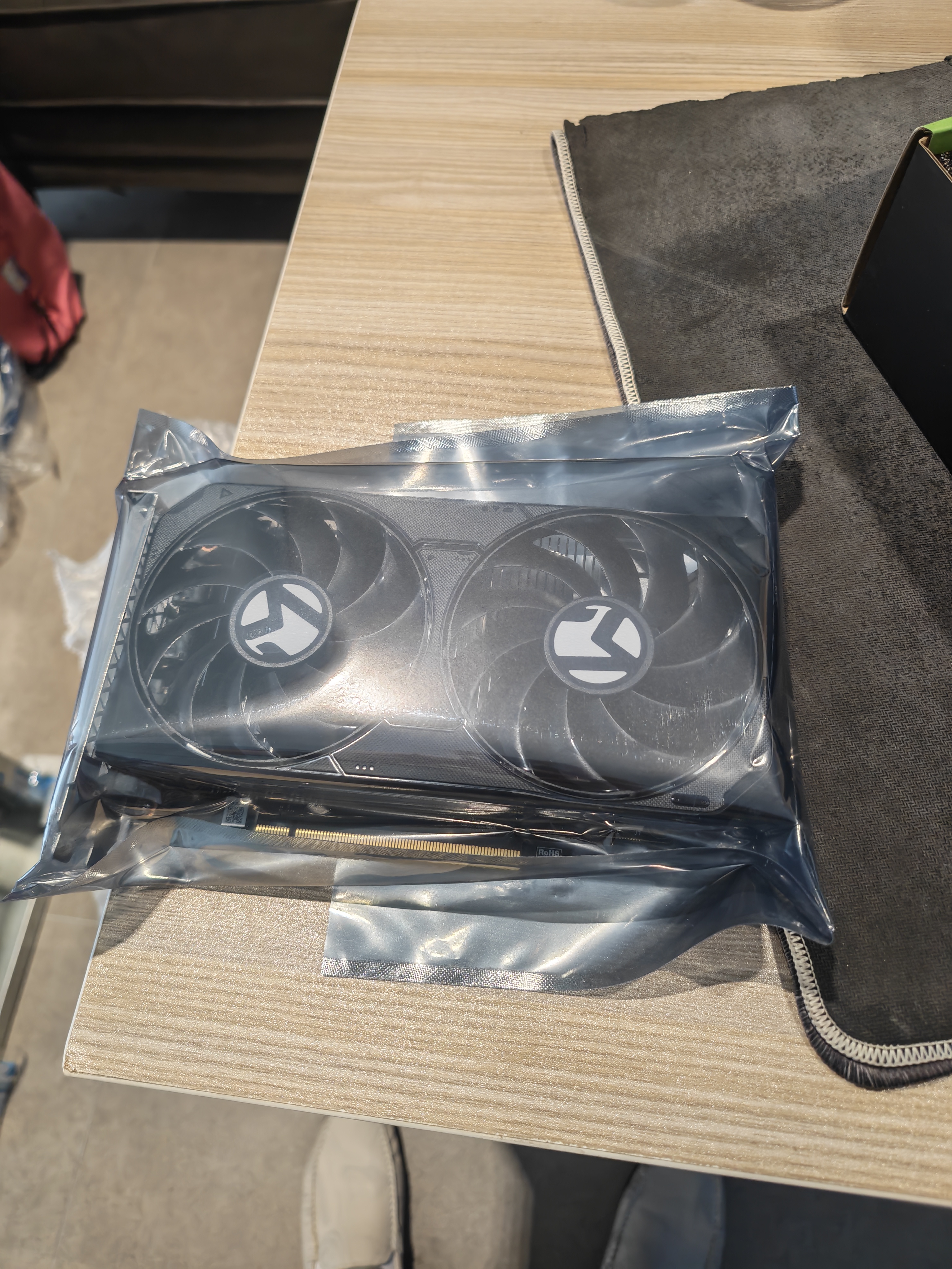 铭瑄（MAXSUN）GeForce MS-RTX3050 TRB 6G DLSS 性能跃升 支持影之刃零 电脑游戏/专业设计/直播 显卡 实拍图