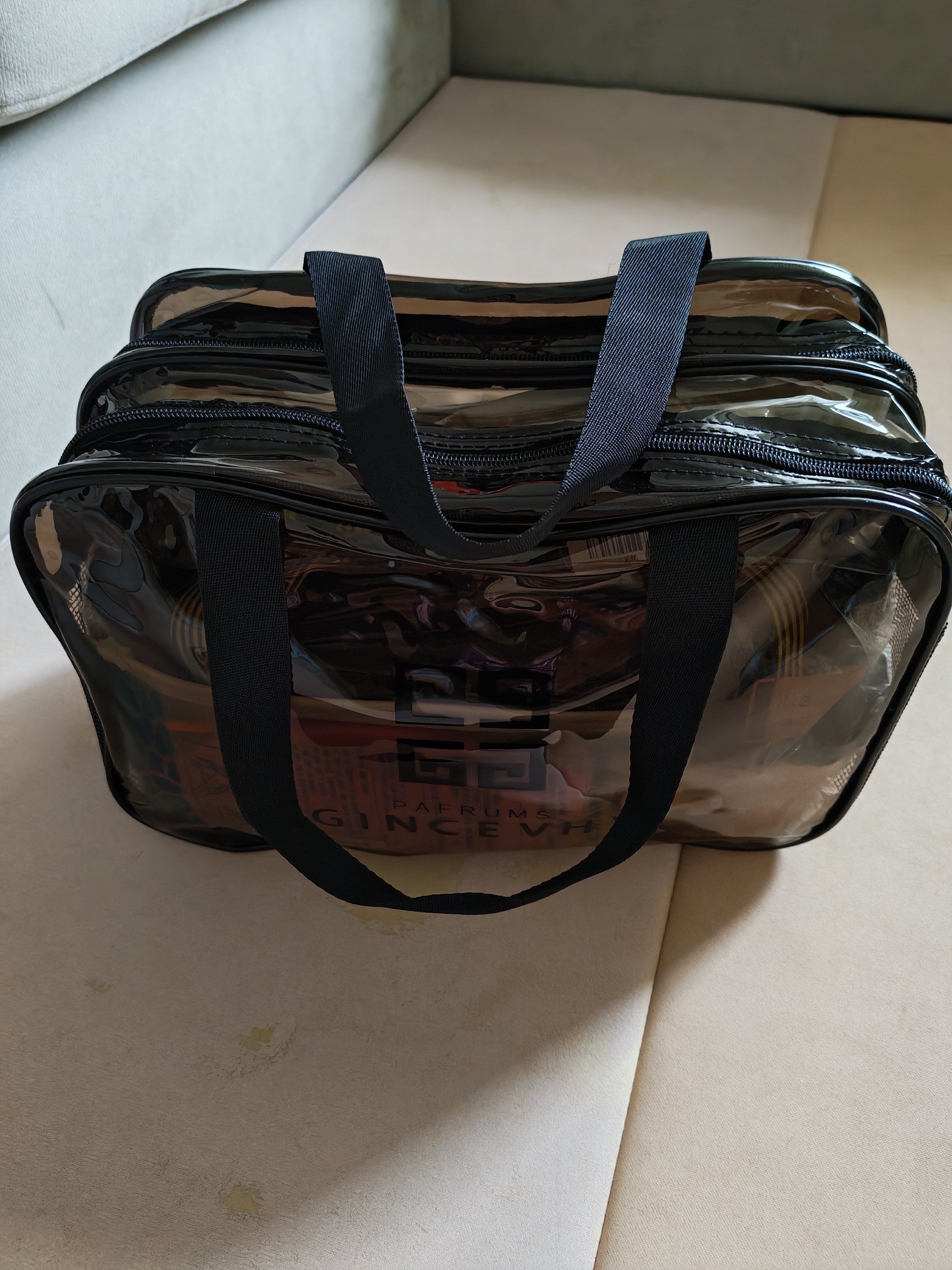 京东物流 干湿分离游泳包pu防水化妆包便携大容量透明旅行洗漱包 双层大号 实拍图