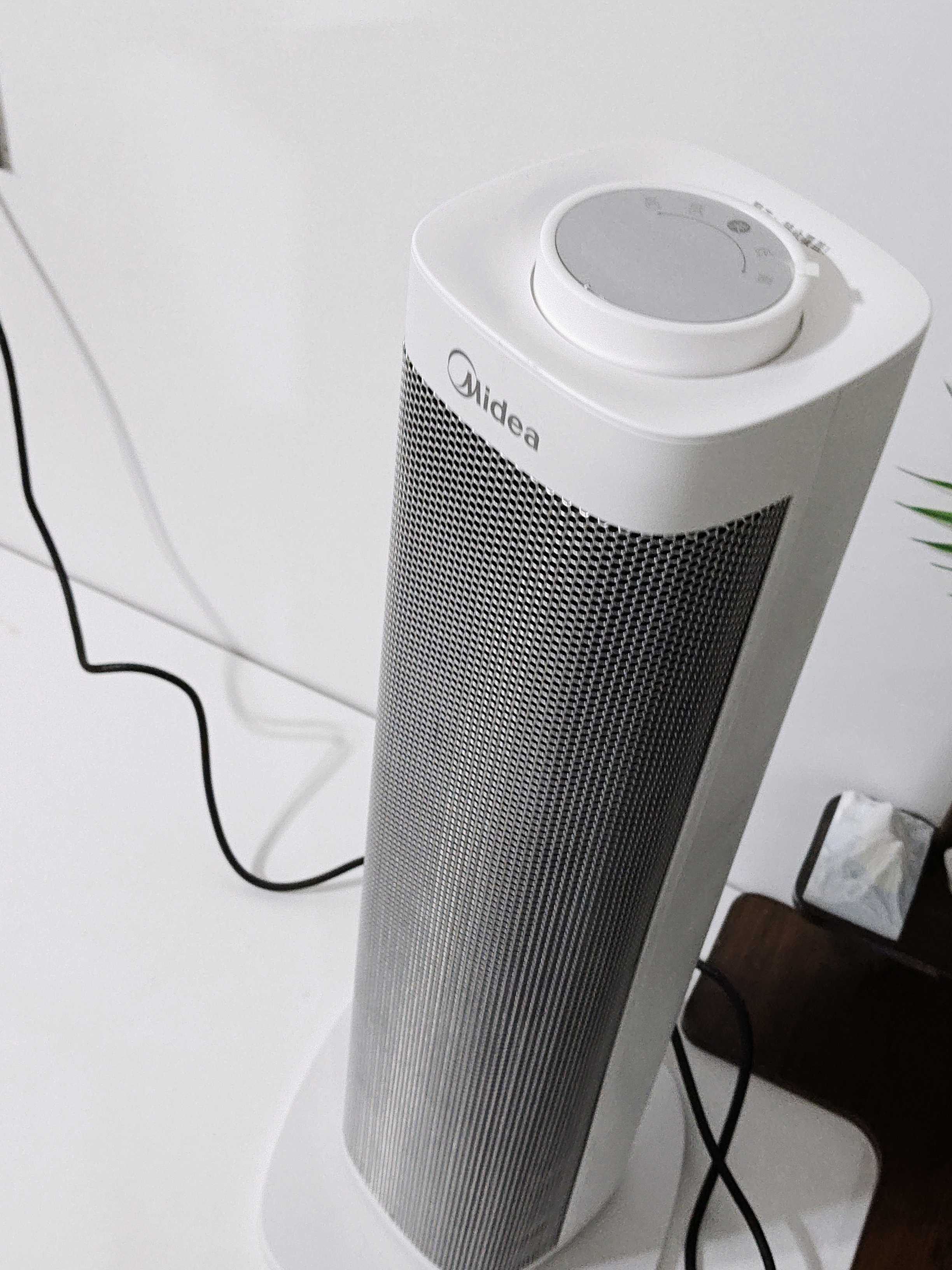 美的（Midea）取暖器立式暖风机电暖气家用电暖器小太阳烤火器浴室热风机节能大功率新款低噪办公室卧室速热干衣 【热销爆款】新型石墨烯 实拍图
