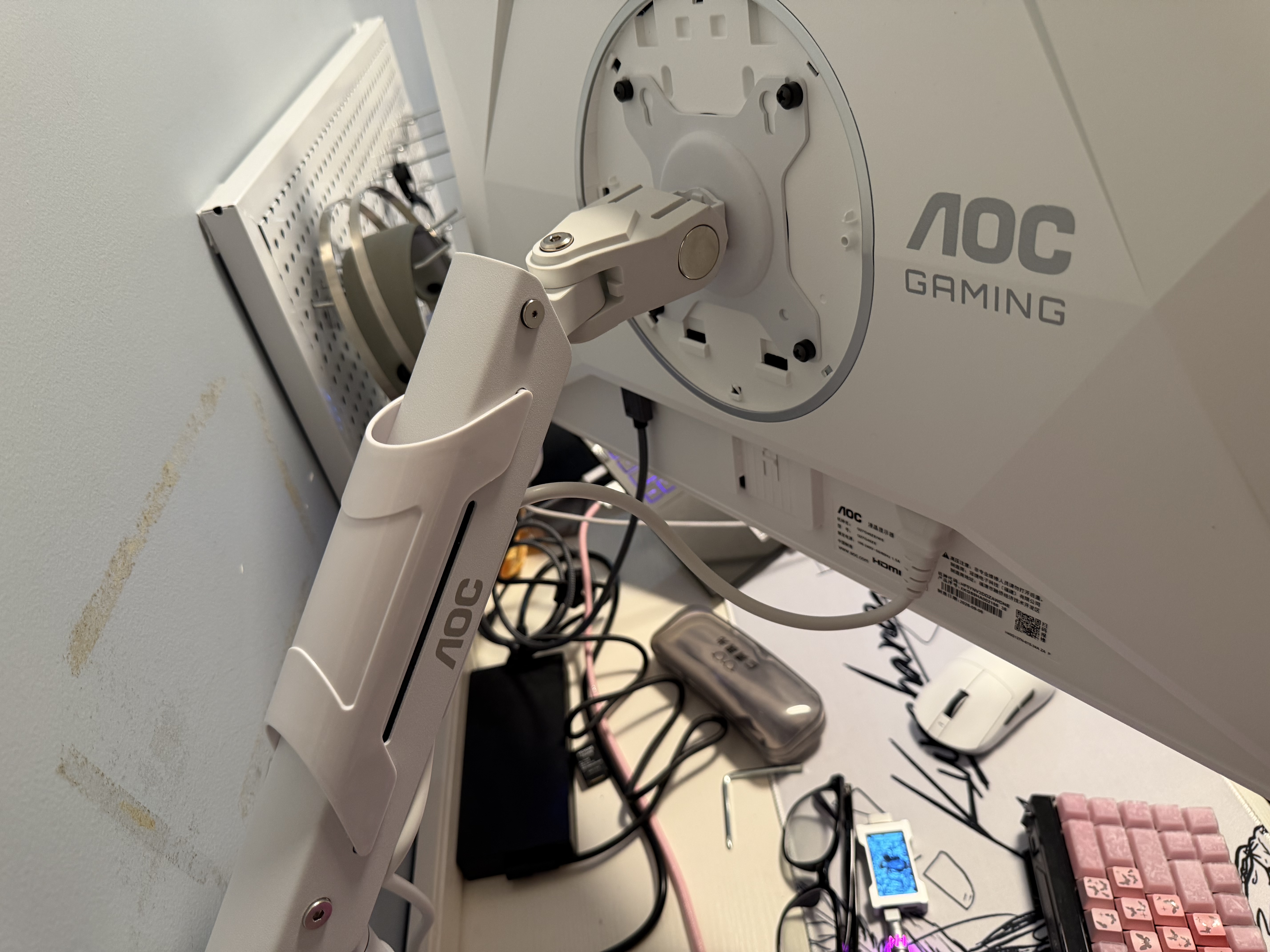 AOC显示器支架臂 电脑增高架 桌面旋转升降机械臂 电脑桌支架 机械弹簧显示屏支架AM300W 实拍图