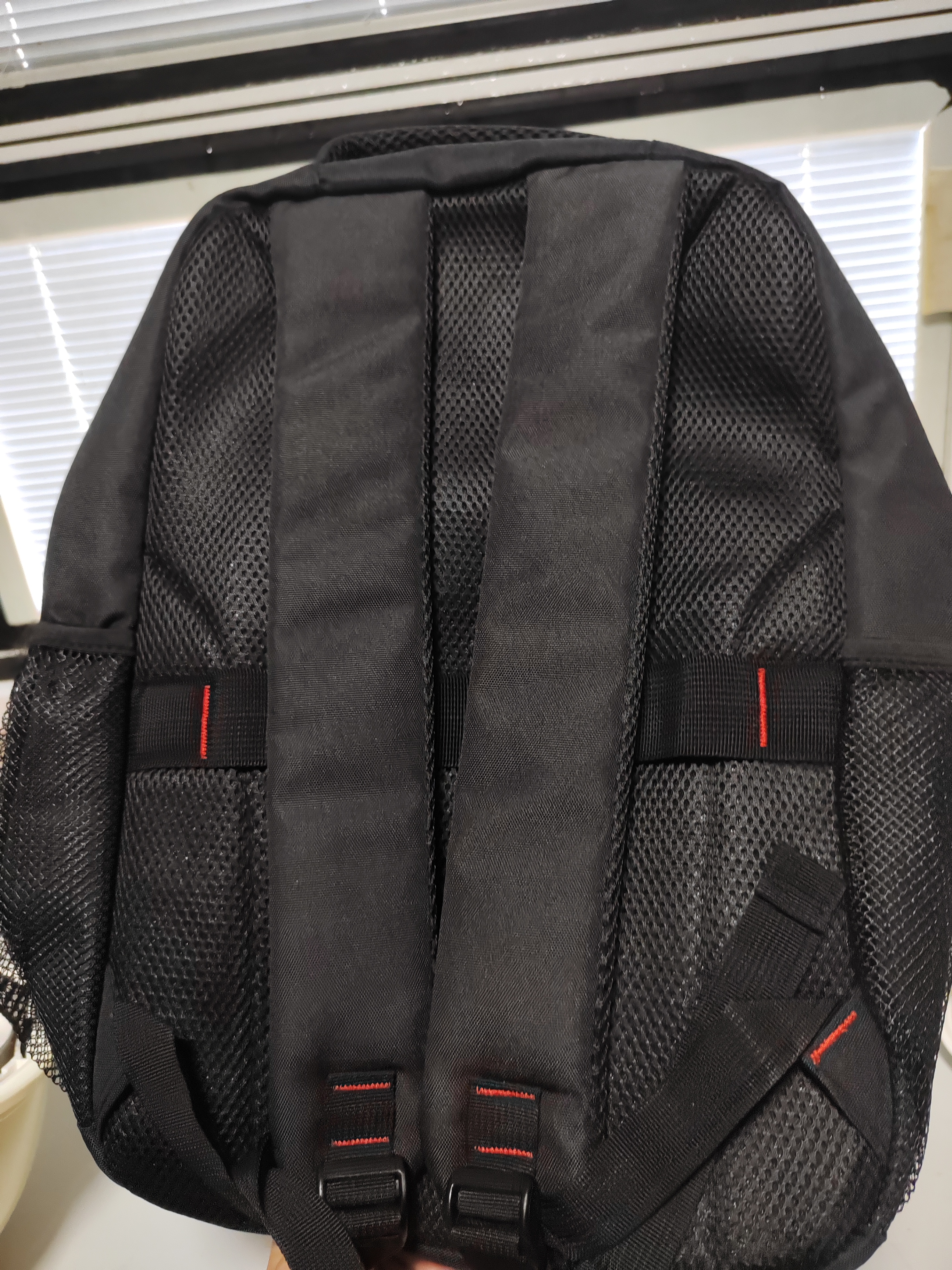 联想（Lenovo）初高中大学生书包旅行背包男女出差运动旅行通勤笔记本电脑包双肩包黑色16英寸【升级防水面料】 实拍图