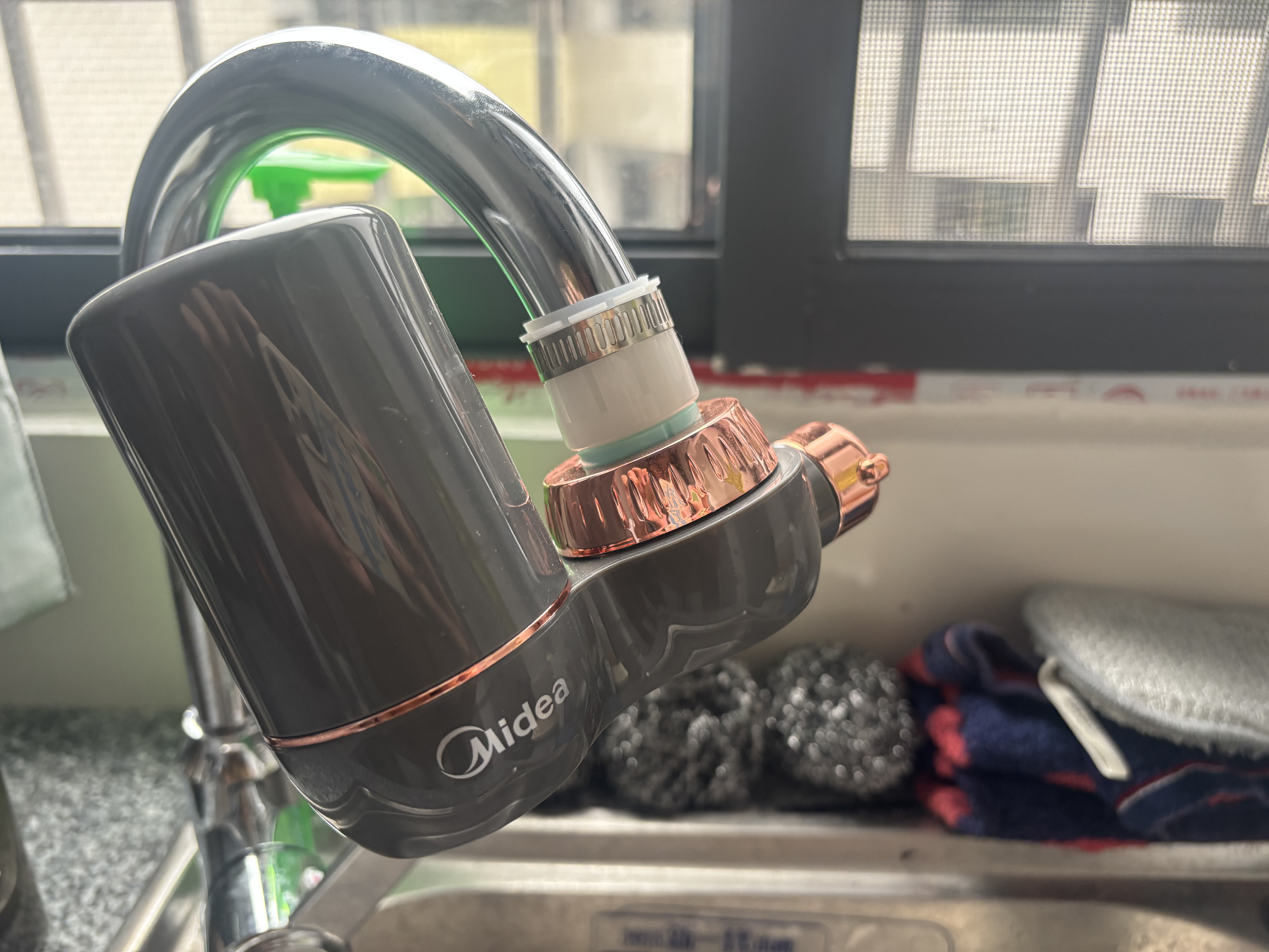 美的（Midea）净水器水龙头过滤器家用自来水滤水器直饮前置过滤器厨房卫生间通用除水垢除余氯双出水可清洗滤芯 一机三芯【两年免换滤芯】 实拍图