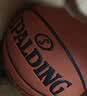 斯伯丁（SPALDING）篮球7号吸湿PU皮室内外通用耐磨成人青少年儿童比赛训练球78-230Y 实拍图