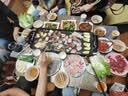 奥克斯（AUX）烤肉锅电烤盘家用电烤炉烤肉盘大容量大尺寸多功能烧烤串机烤肉机轻烟大功率不粘 5-12人特大号烤盘 1层 实拍图