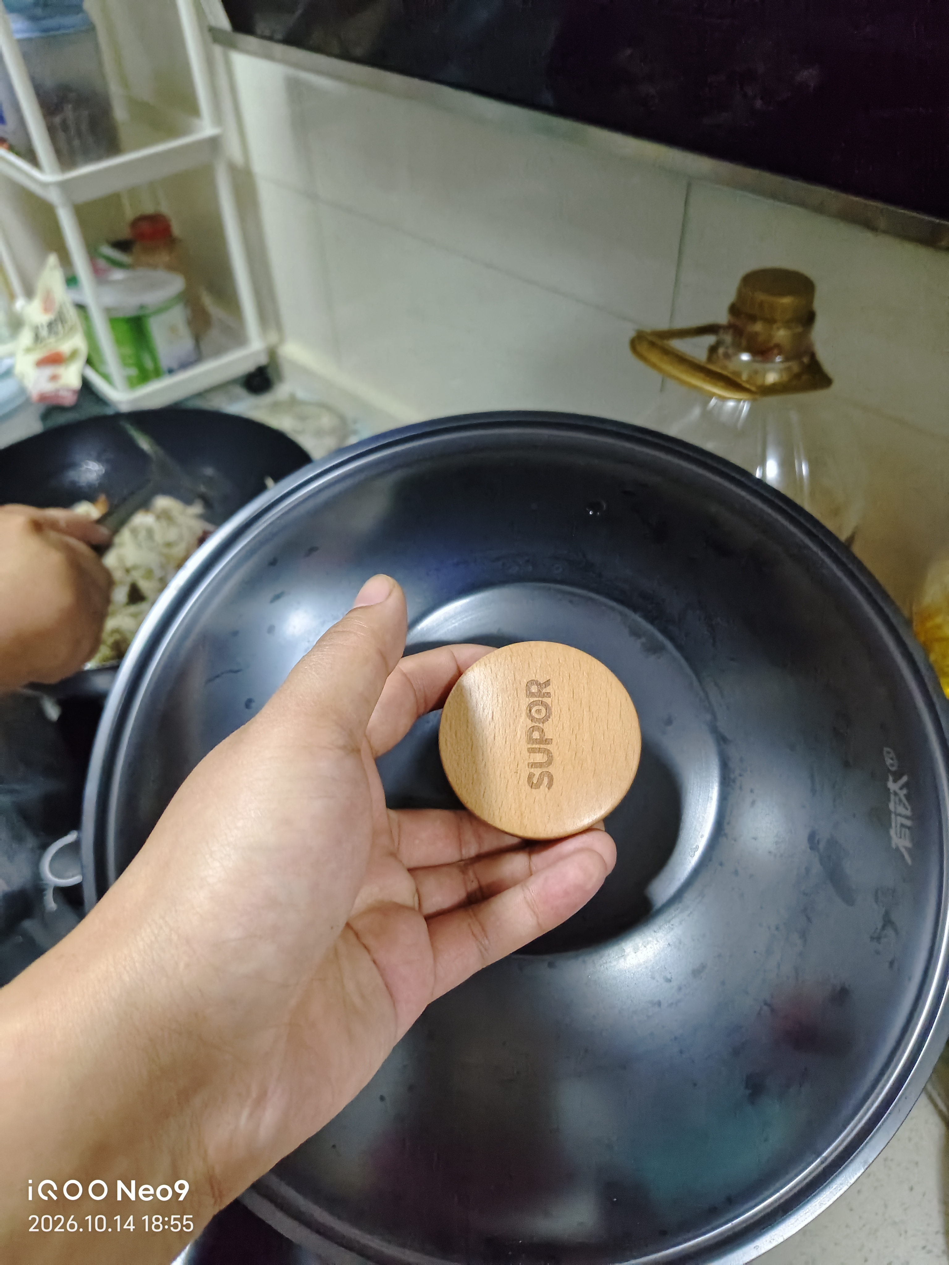 苏泊尔（SUPOR）炒锅有钛铁不粘二代精铁炒菜锅无涂层抗菌老式铁锅电磁炉燃气通用 适合2-4人【免开锅】带蒸笼 32cm 实拍图