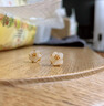 银时代新疆和田玉山茶花耳钉女纯银花朵耳饰新中式国风小众新款耳环耳坠 山茶花耳钉一对 实拍图