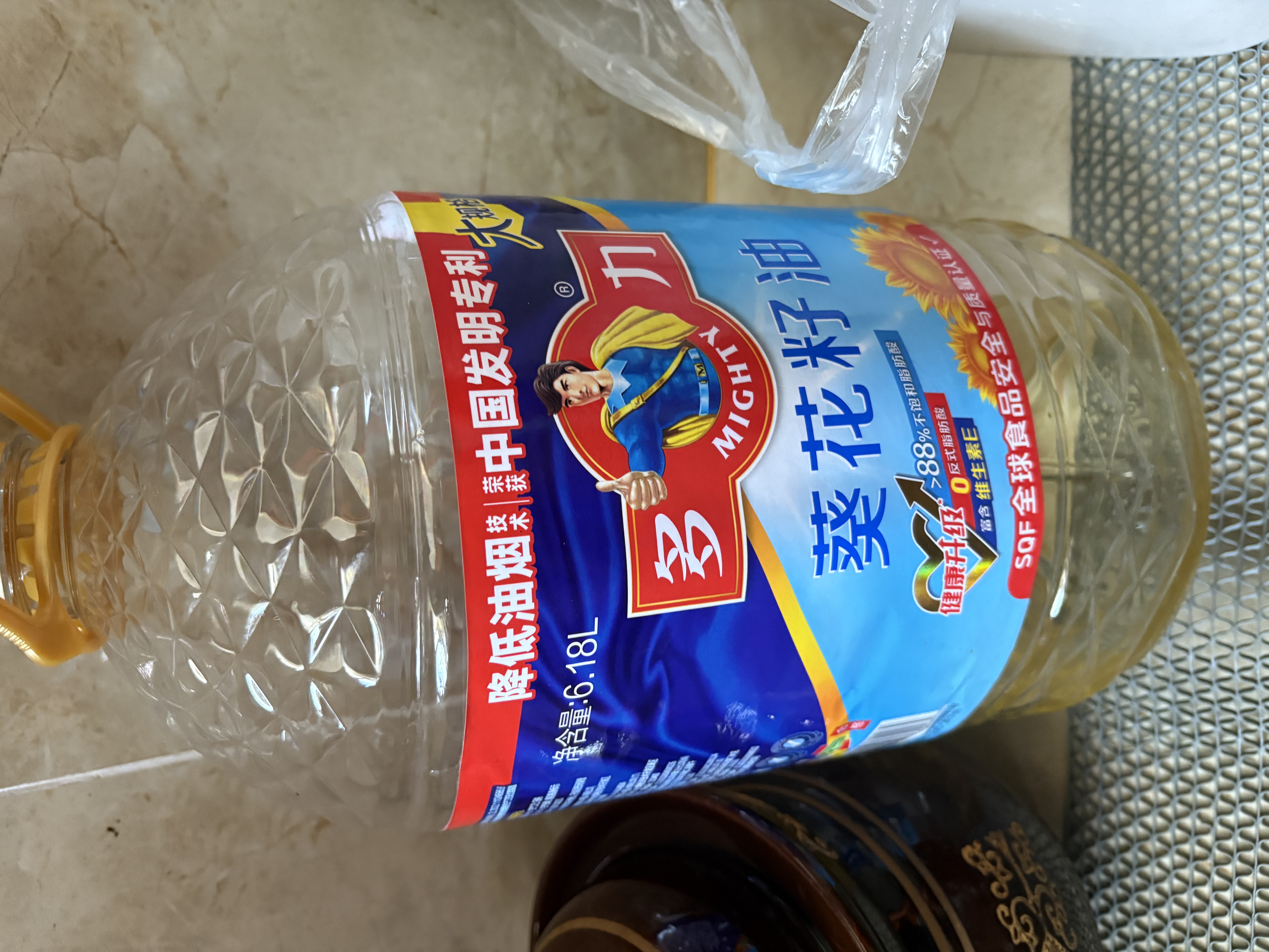 多力经典葵花籽油6.18L 一级压榨家用食用油 实拍图