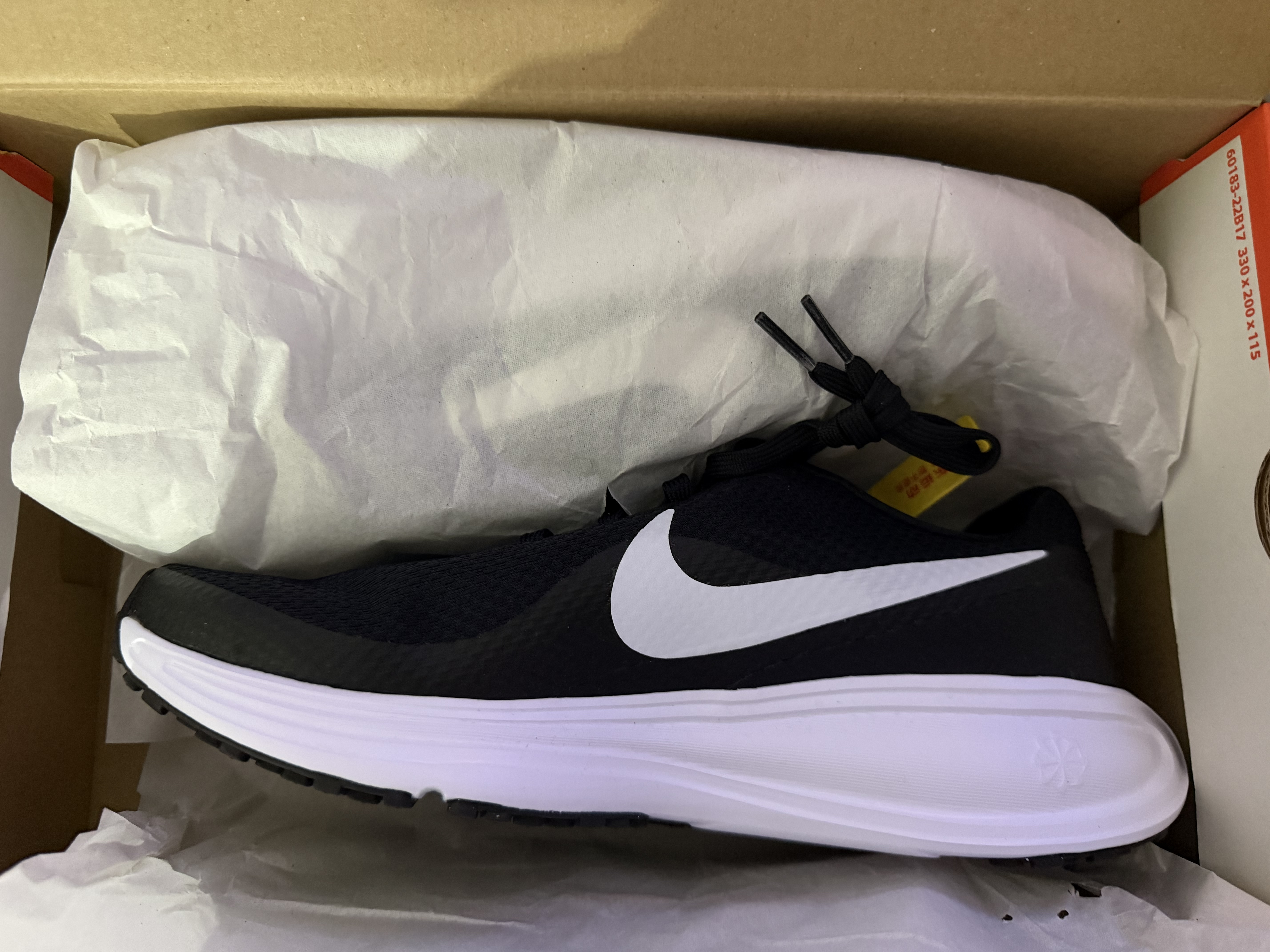 耐克NIKE男子跑步鞋透气 REVOLUTION 8 运动鞋HJ9198-003黑41 实拍图