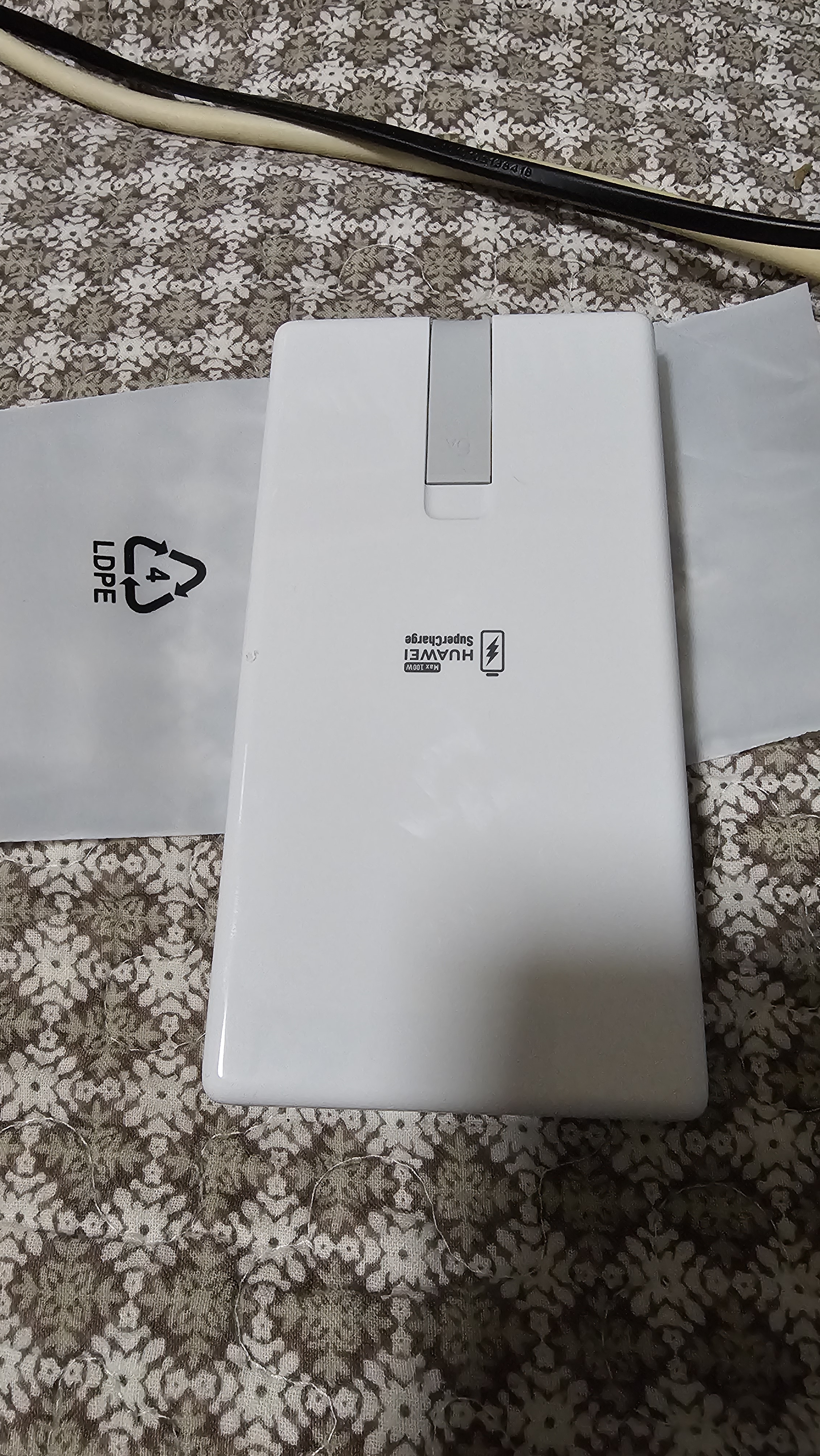 华为自带线全能充移动电源100W12000 原装【3C认证】可上飞机适用华为手机Pura90 Mate80系列苹果手机 实拍图