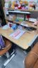 下一章学习桌儿童写字桌实木6-18岁专用书桌椅一套可升降小学生桌子课桌 S9原木色阳光桌椅+三层书架+护眼锂电灯-枫糖橘网背椅 100CM-包安装免费 五年质保 实拍图