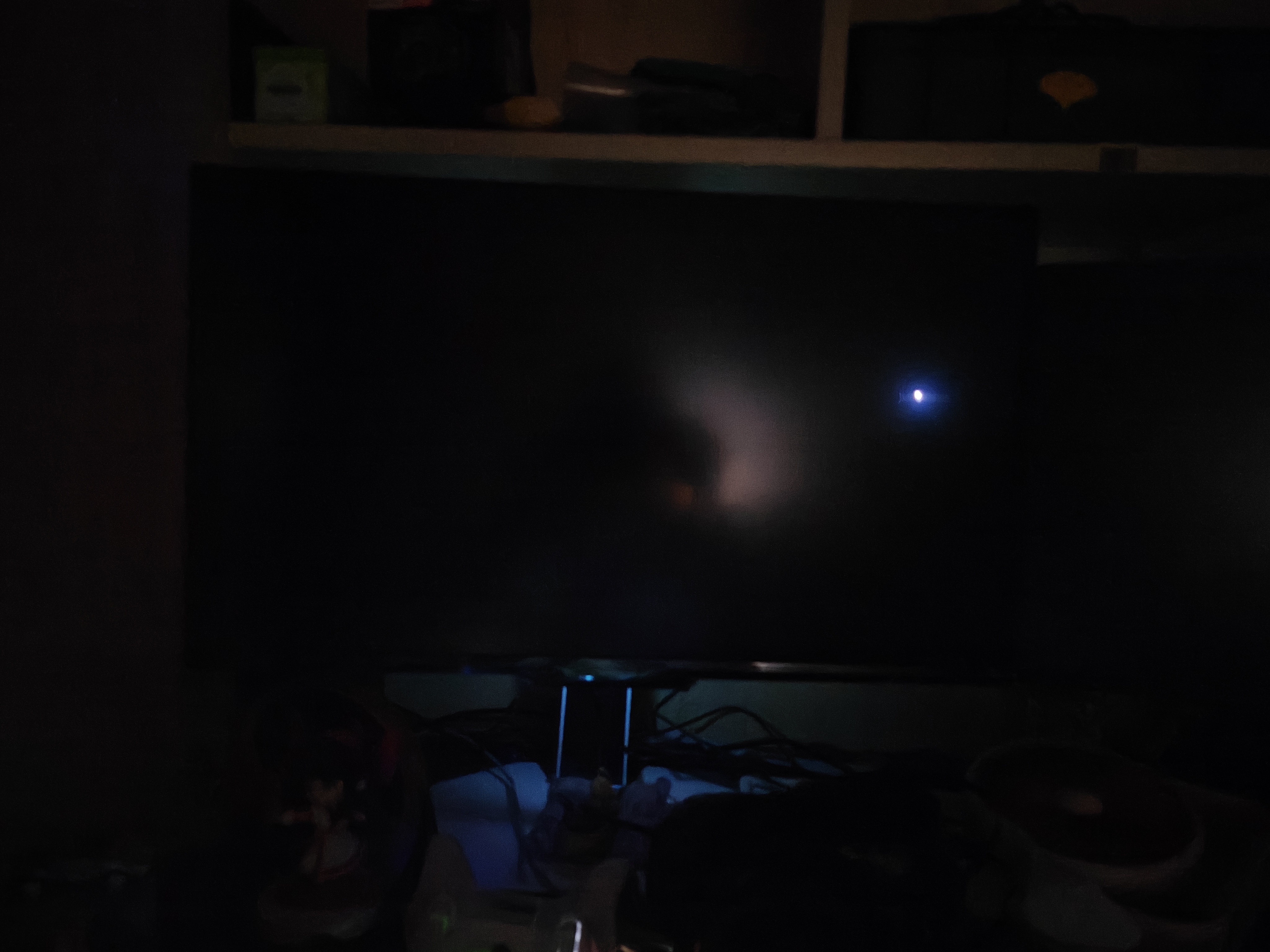 雷鸟27英寸 4K超清 QD-MiniLED 1196分区 165Hz 影游双模 320Hz 电竞显示器 DC调光 电脑显示屏27U8A-S 实拍图
