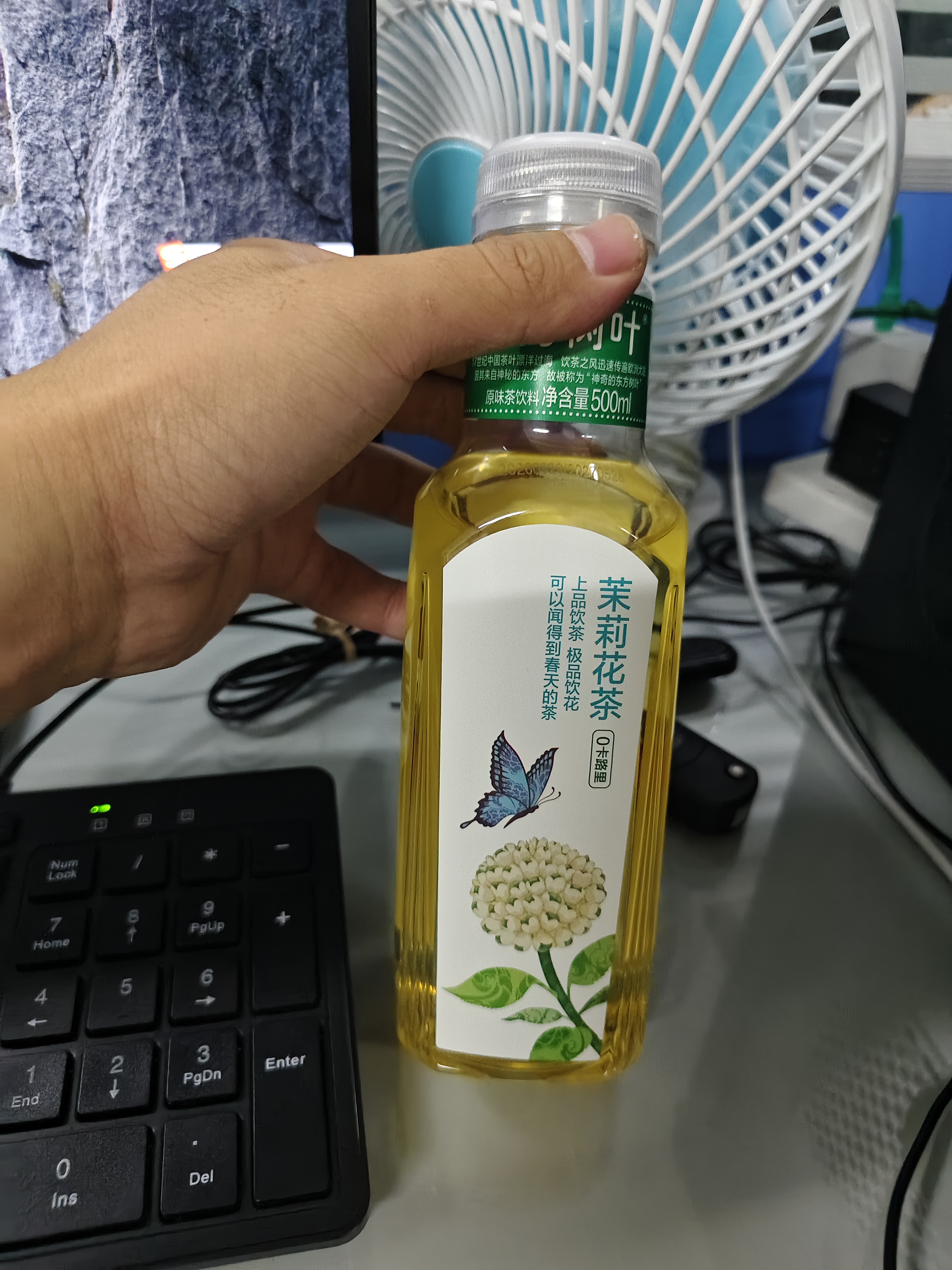 农夫山泉东方树叶茉莉花茶500ml*15瓶无糖茶饮料0糖0脂0卡整箱装 实拍图